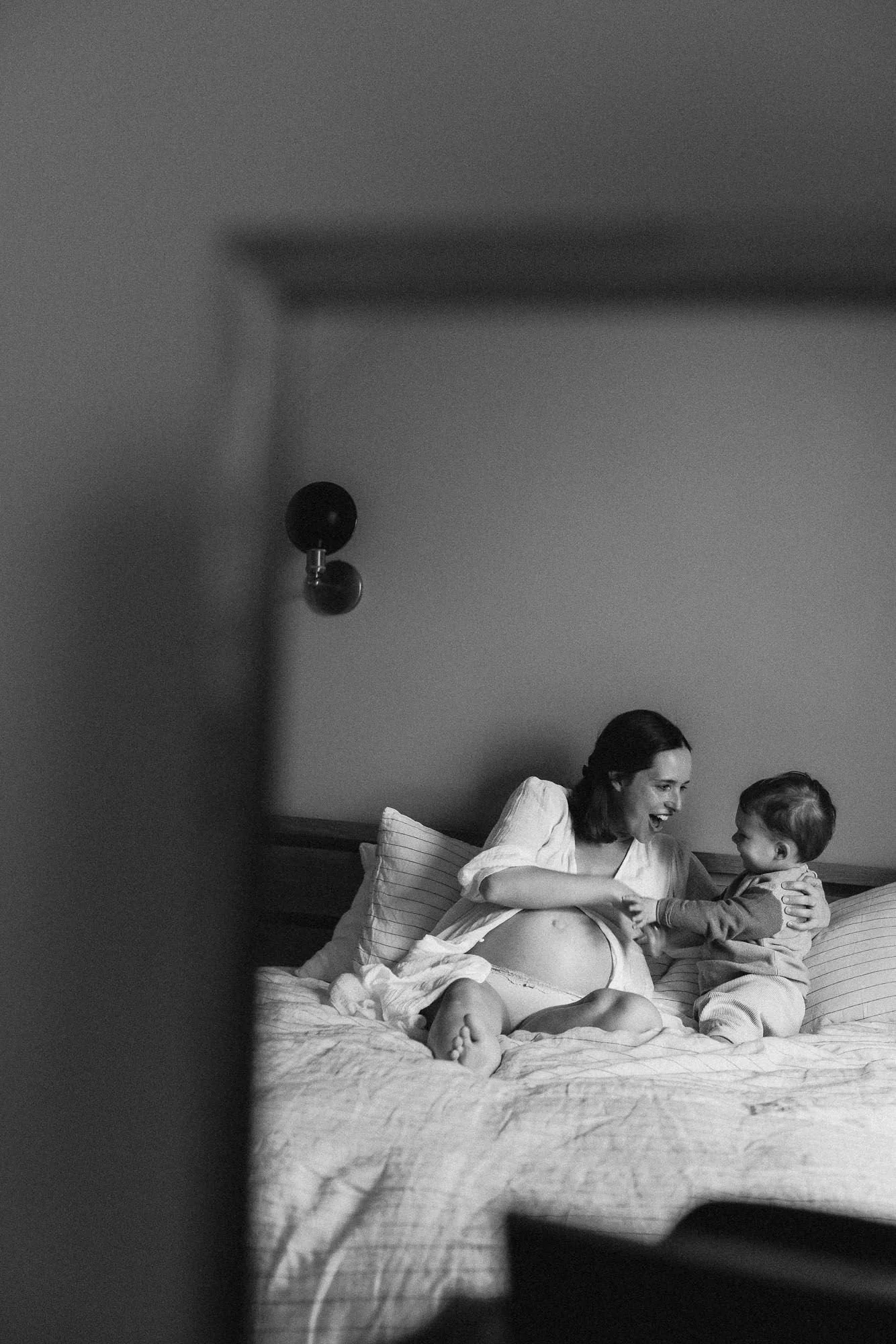 FieldsPhotographyLondonathomematernity-8.jpg