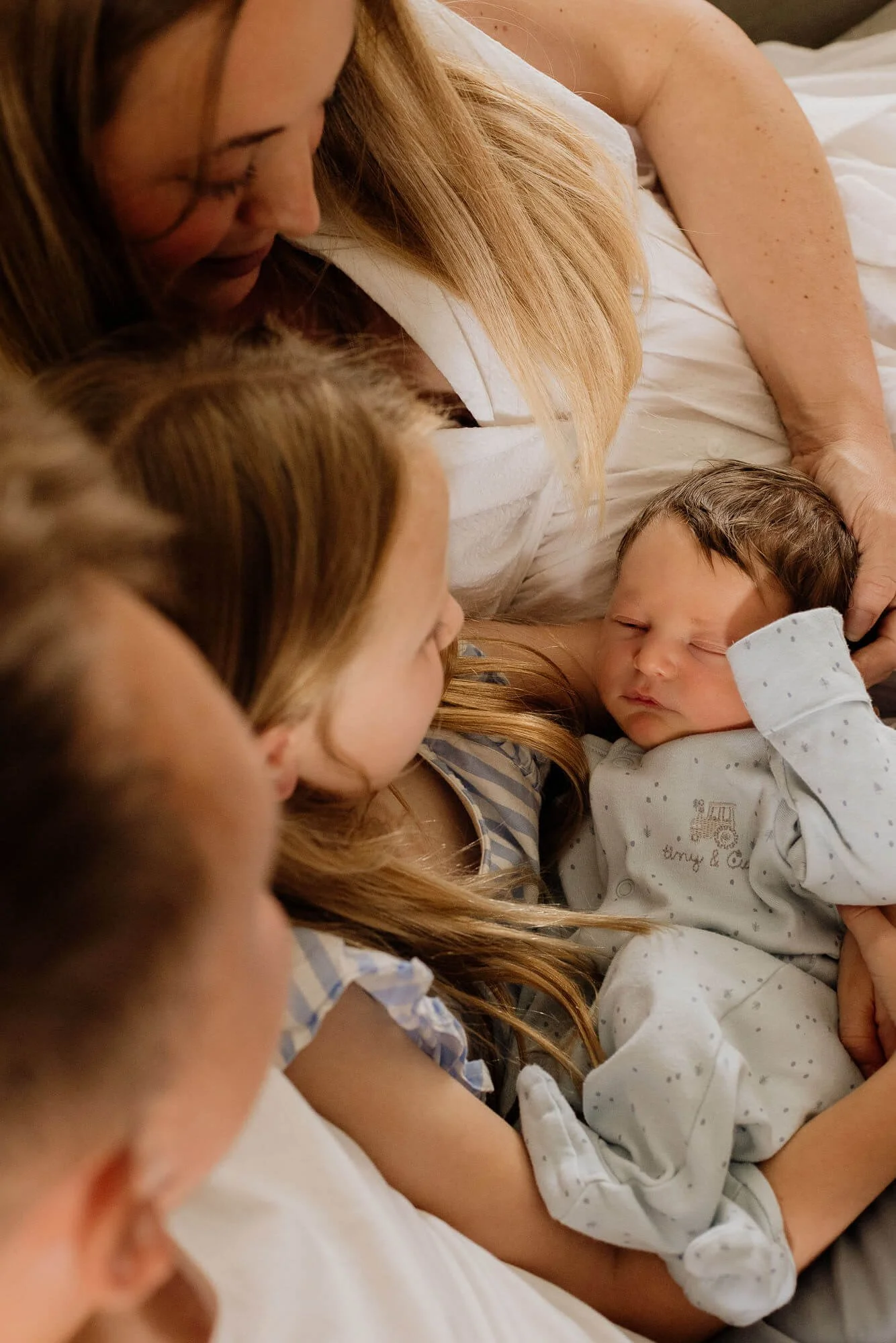FieldsPhotographyLondonBabyW-8 (1).jpg