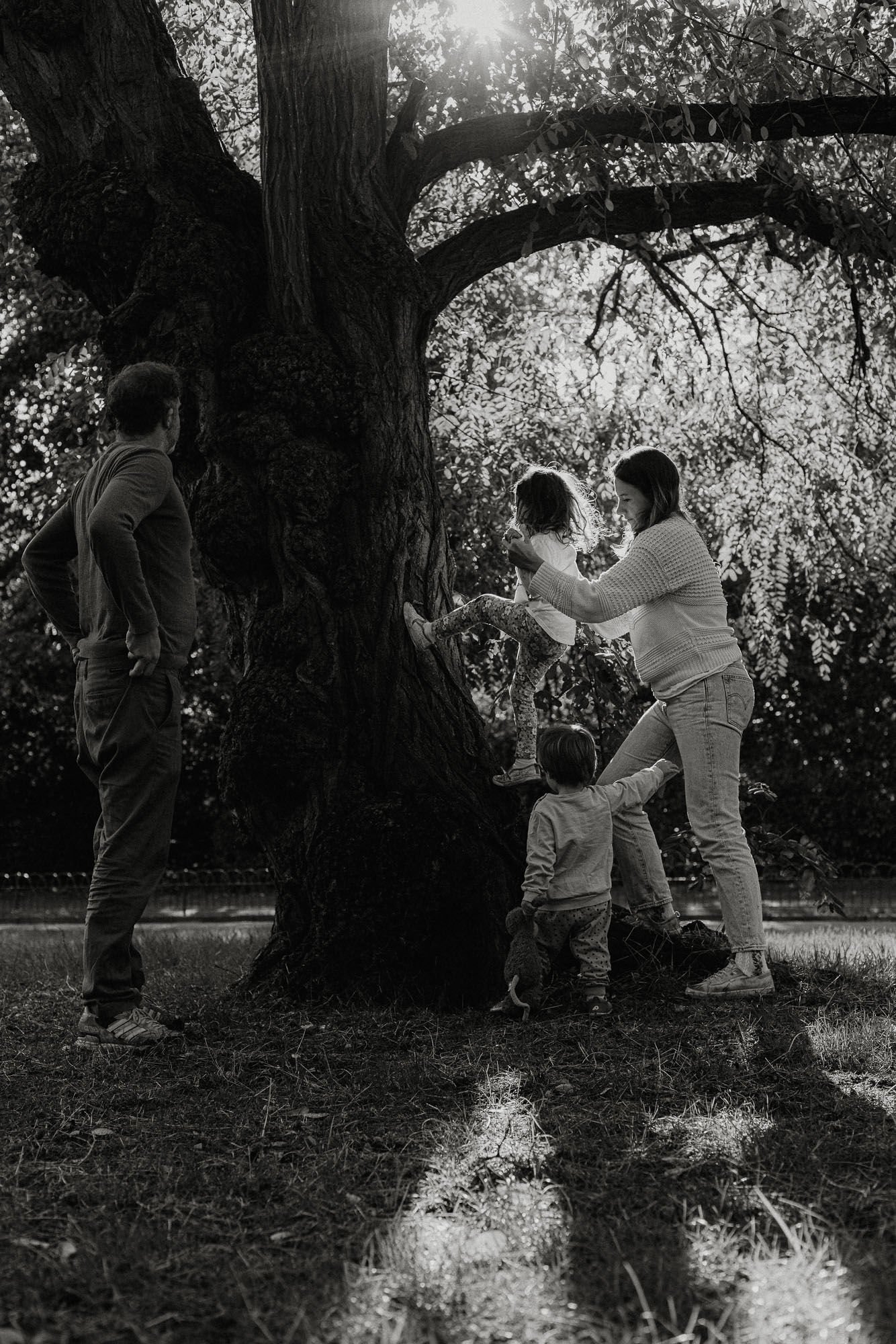 FieldsPhotographyLondonMotherhoodMinishoots-30.jpg