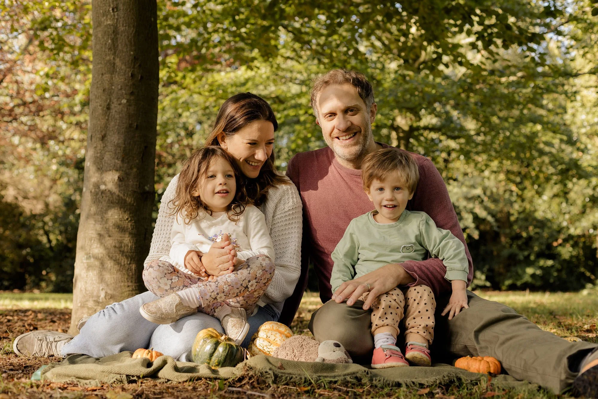FieldsPhotographyLondonMotherhoodMinishoots-25.jpg