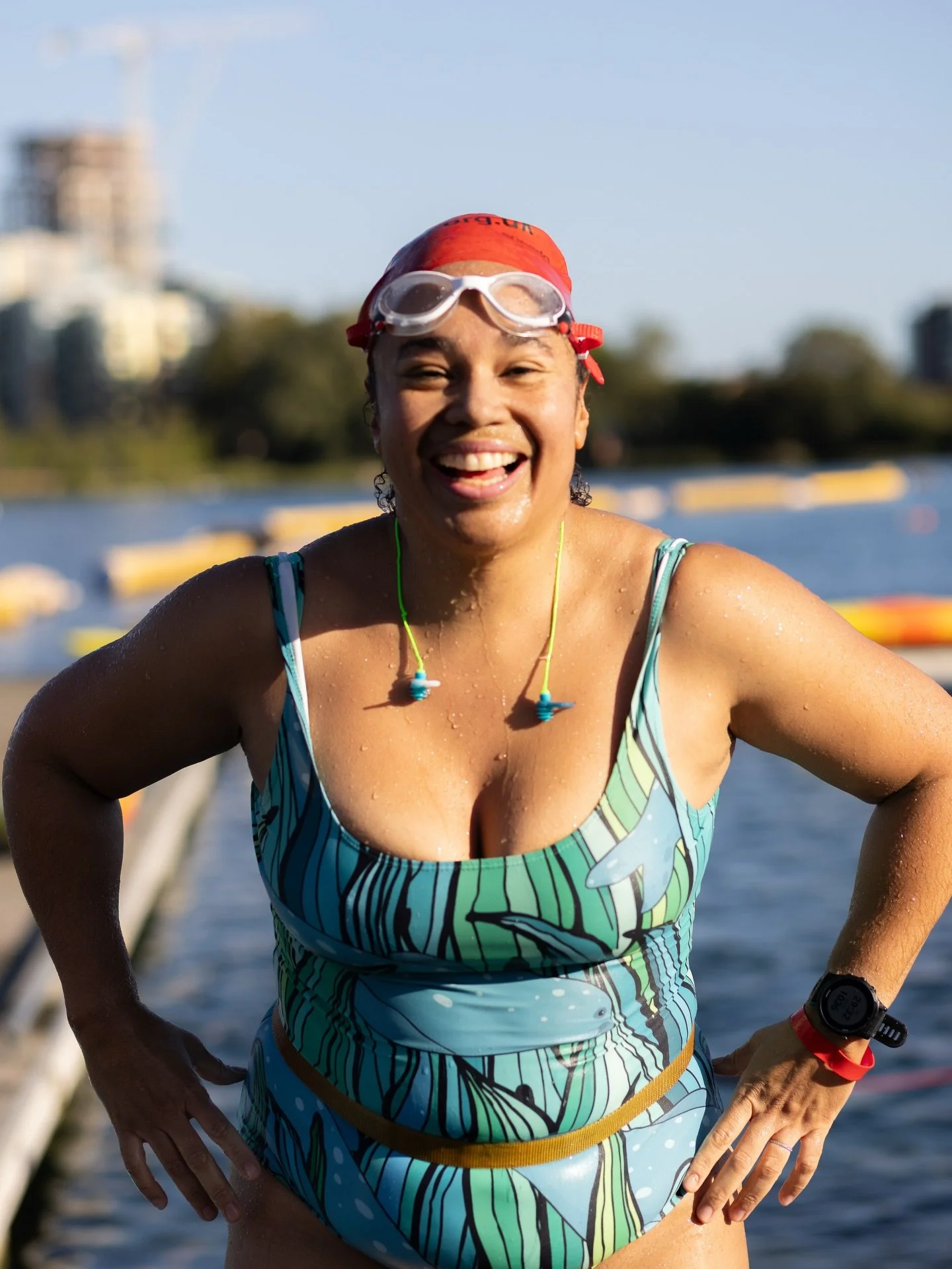 Some of my faves from the @mammaswim &lsquo;Swim Joy&rsquo; series currently on show @london_fields_lido. The summer swims are coming 👌🏻 

London portrait photographer
Motherhood photographer London