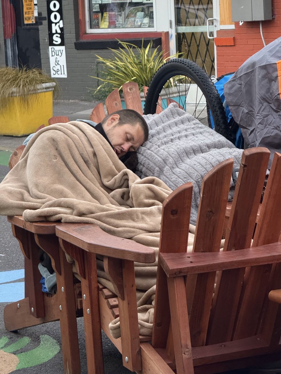 collapse-chairfort.jpg