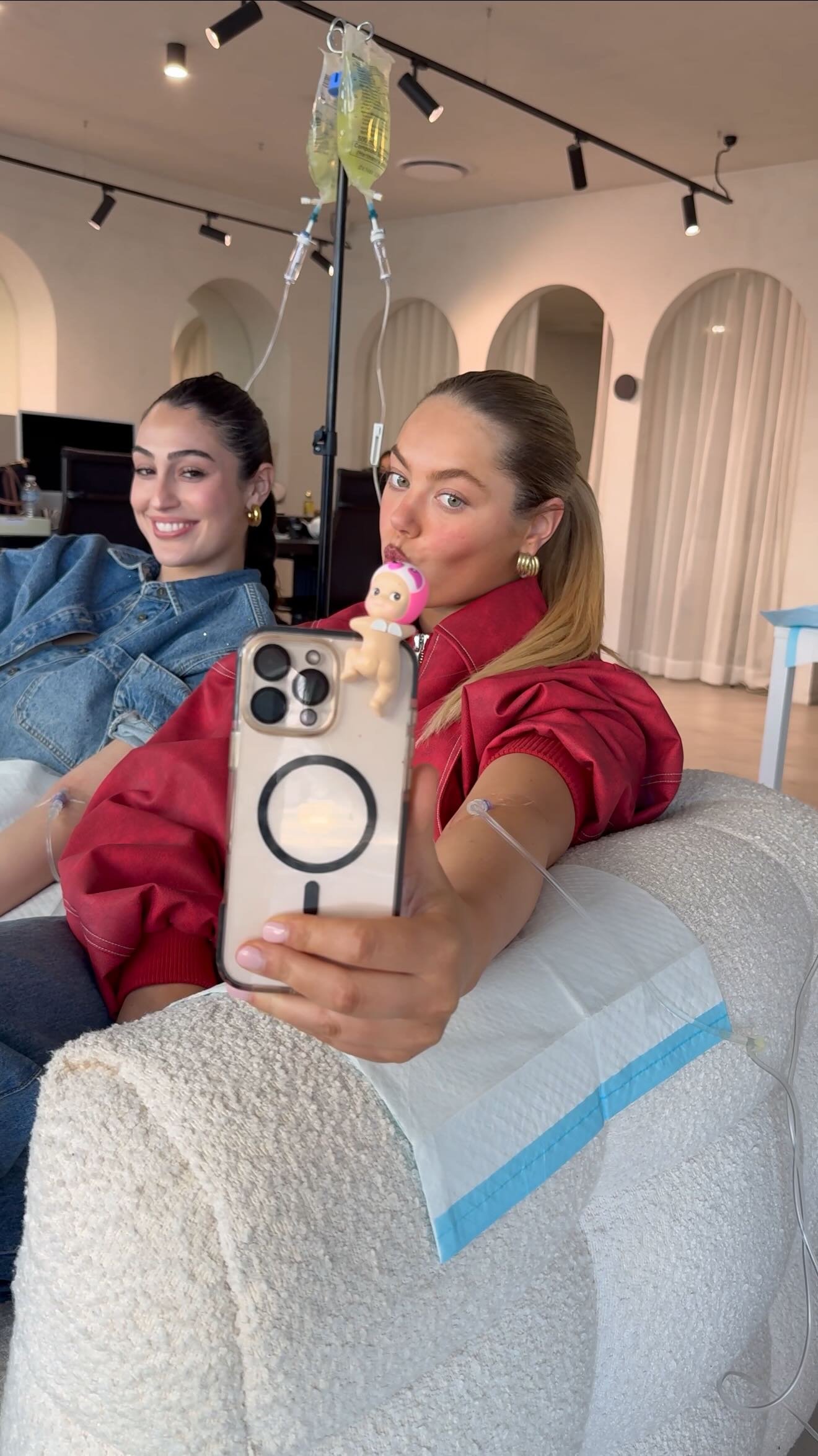 Ever notice how you get sick the moment you finally slow down? It’s not just bad luck, it’s your body’s been running on empty, and now it’s catching up.
An IV drip is the ultimate recharge: hydrating, restoring nutrients, and