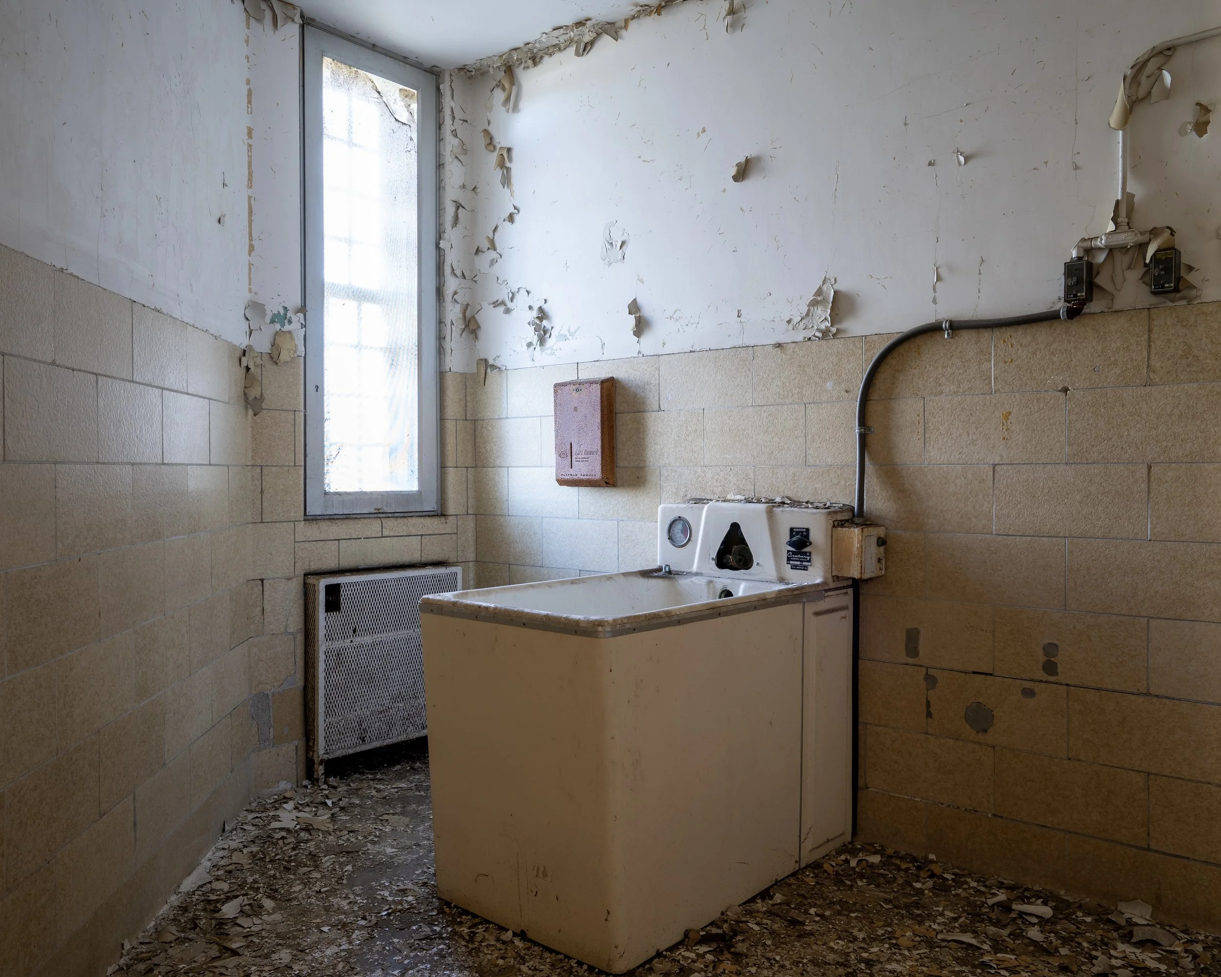 Hydrotherapy Tub, State School, Undisclosed