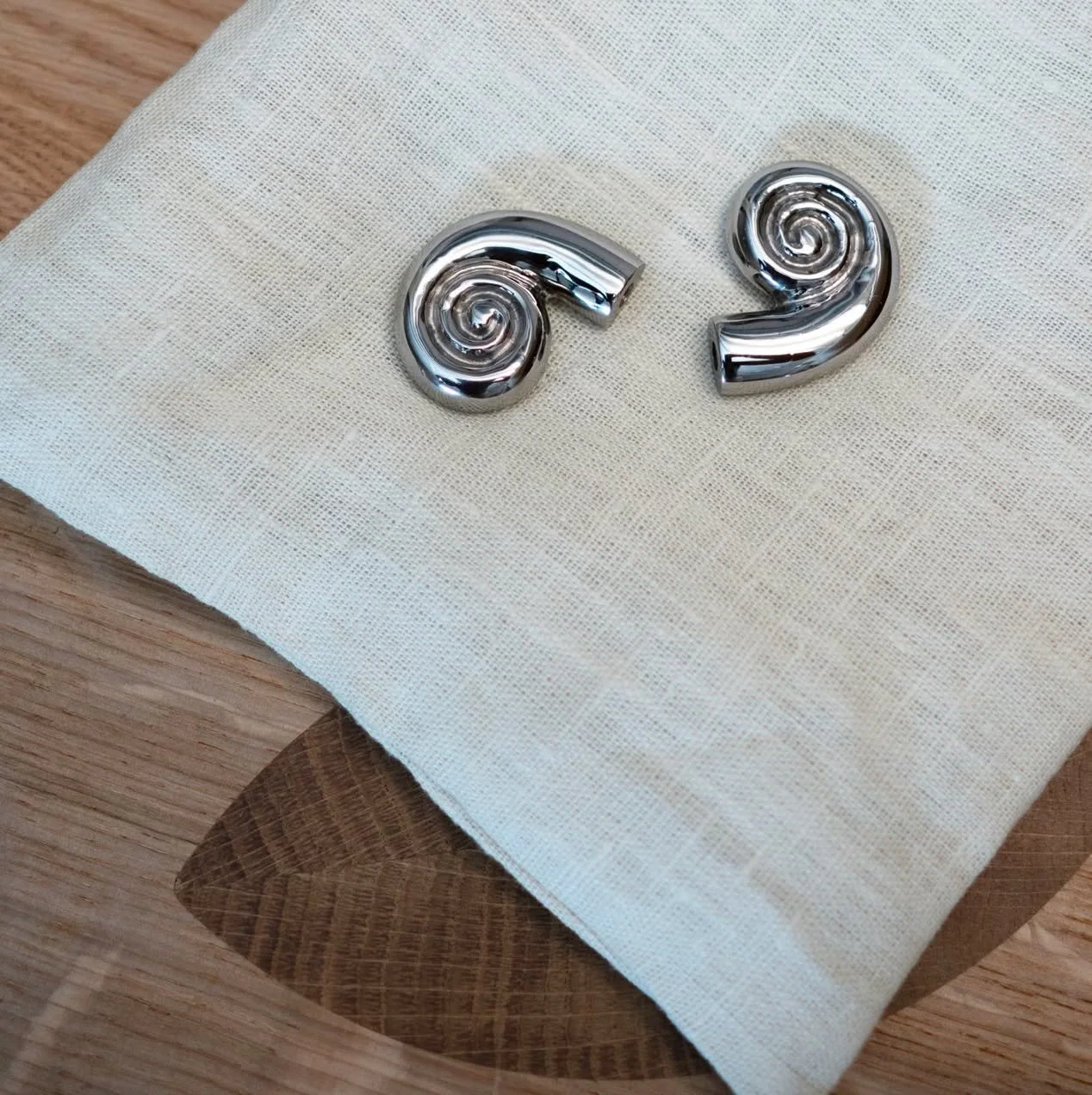 The Noelle Knob by Hein Studio is proof that the little things make all the difference. Hand-cast, hand-polished, and utterly unique, this beauty brings effortless style to kitchens, bathrooms, bedrooms &mdash; basically anywhere you want a subtle sc