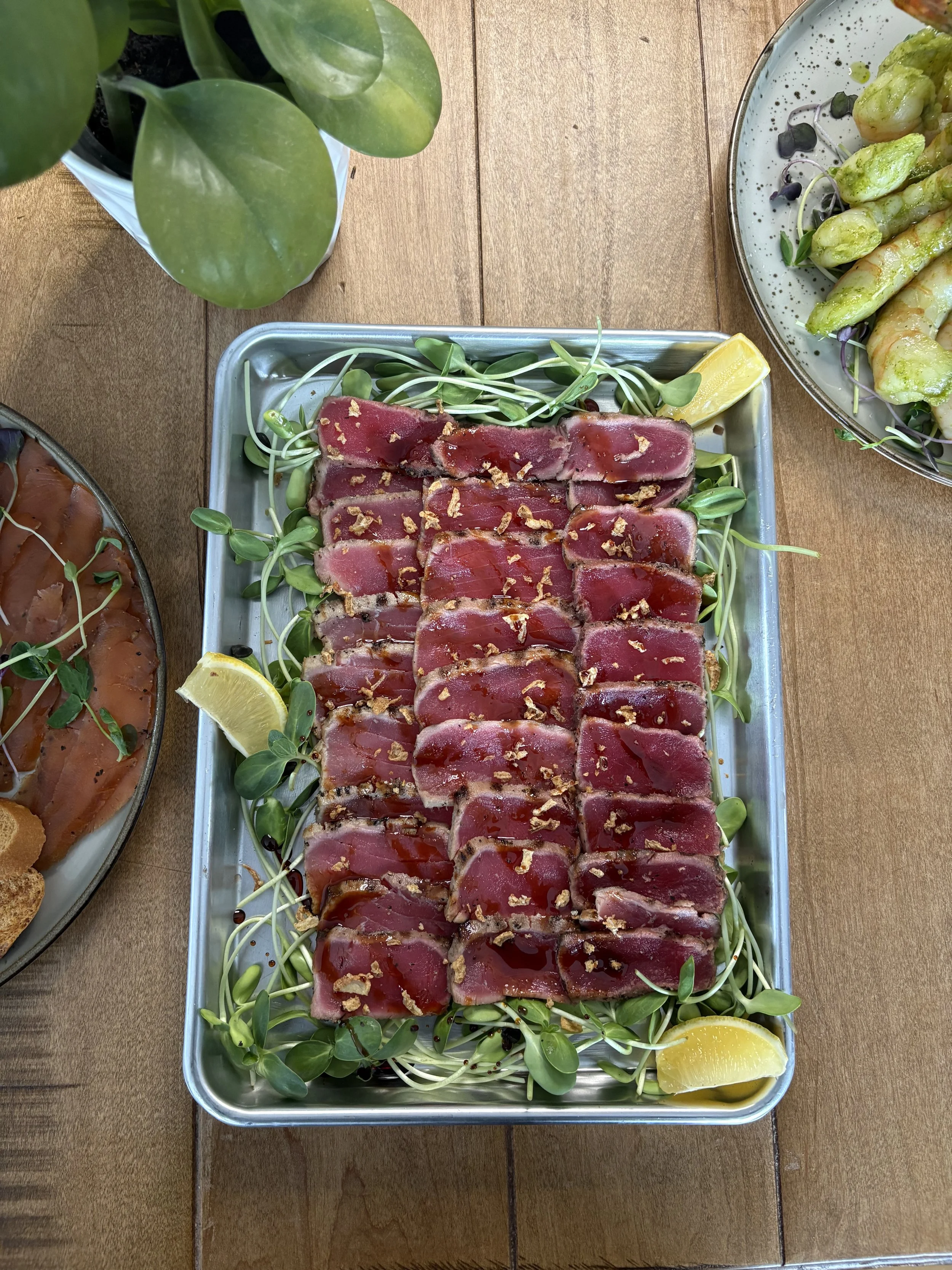 Tataki de thon à l'érable et gel de yuzu 40$