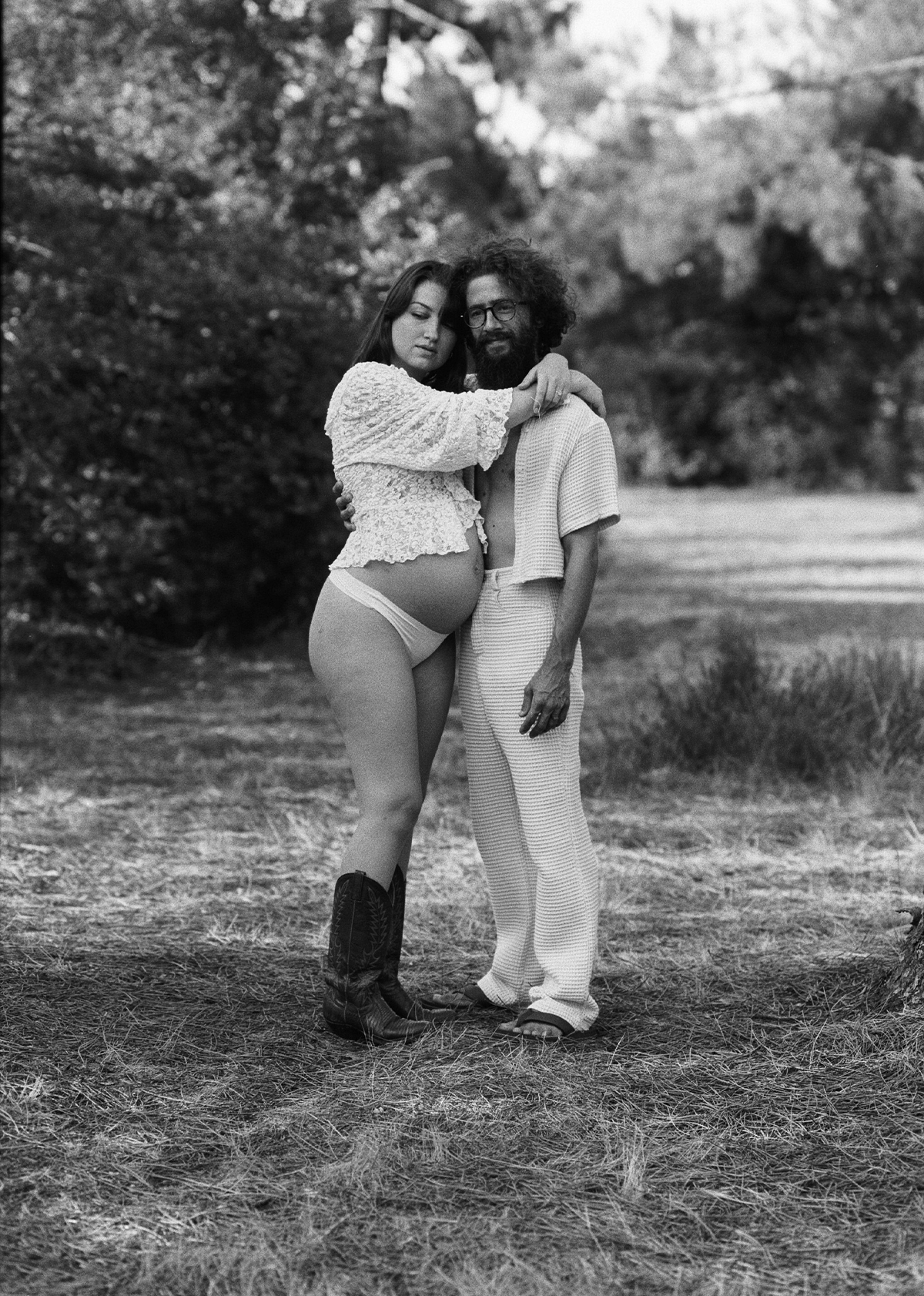 grossesse_photographie_noiretblanc_argentique.png