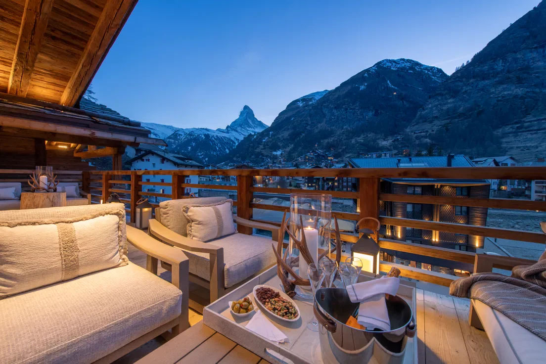 Chalet Elbrus Zermatt varanda.webp
