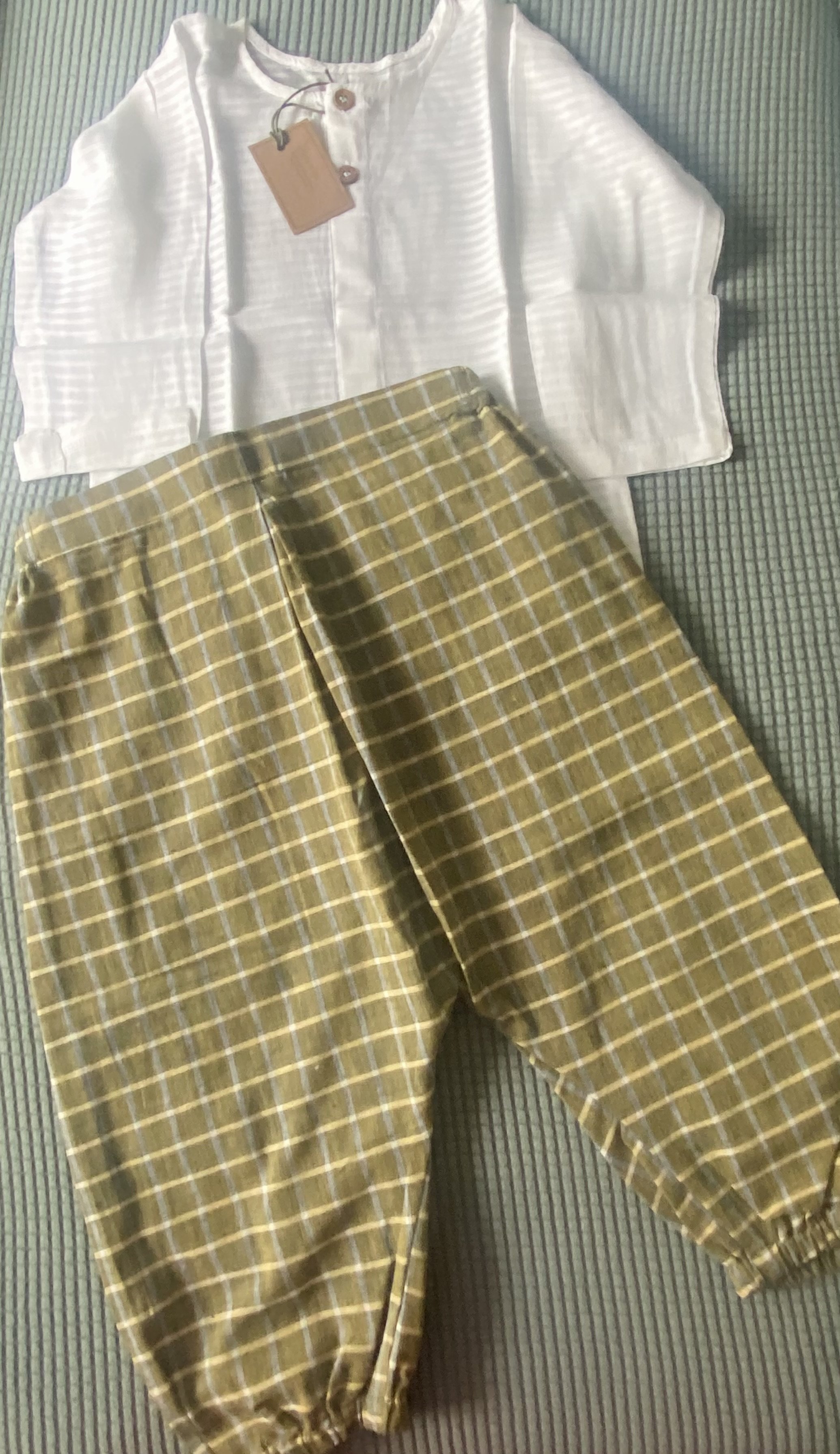 Naturally dyed Pleated 3/4 trouser and Banana fibre kurta Top ( yellow checked/off white set)