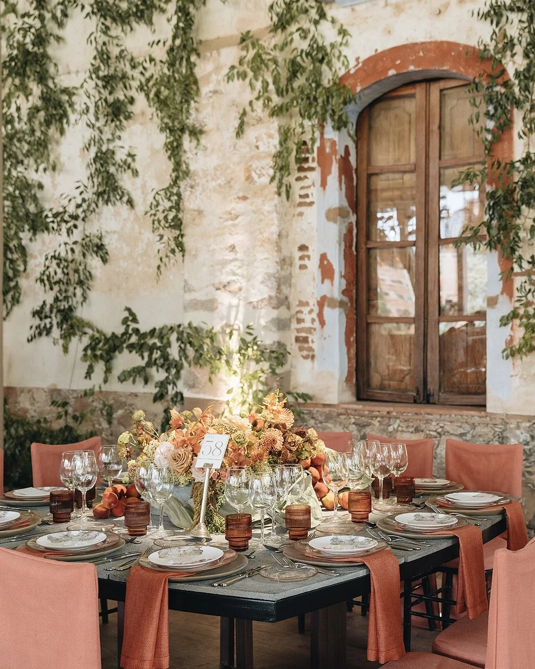 Naranja ladrillo 🍑

Fotos del montaje de la boda de A+A en Pipiol para @juferphotography