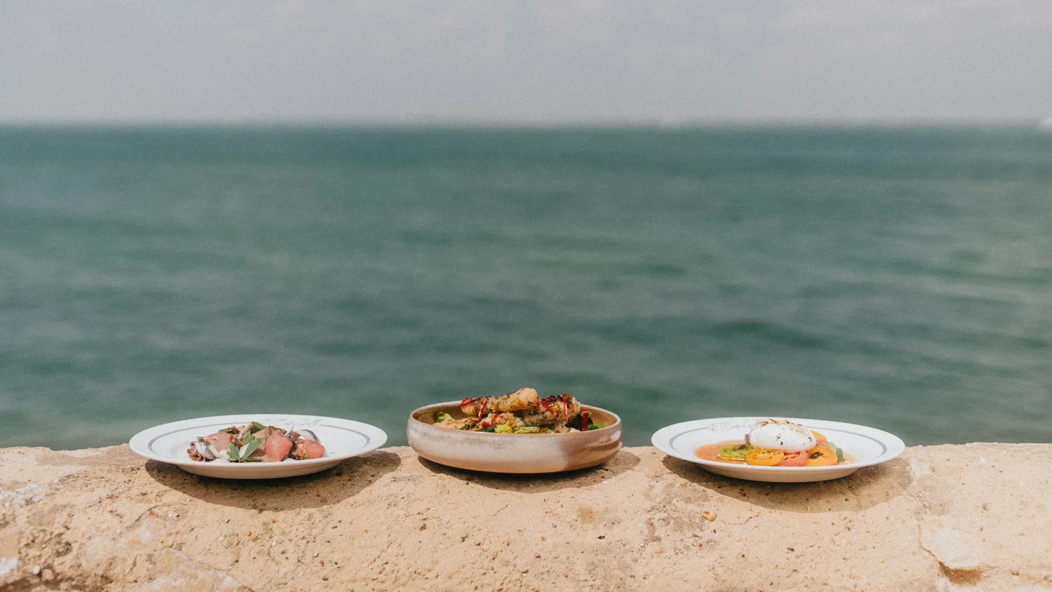 RT Café Grill or Thompson’s? Which Should You Book?