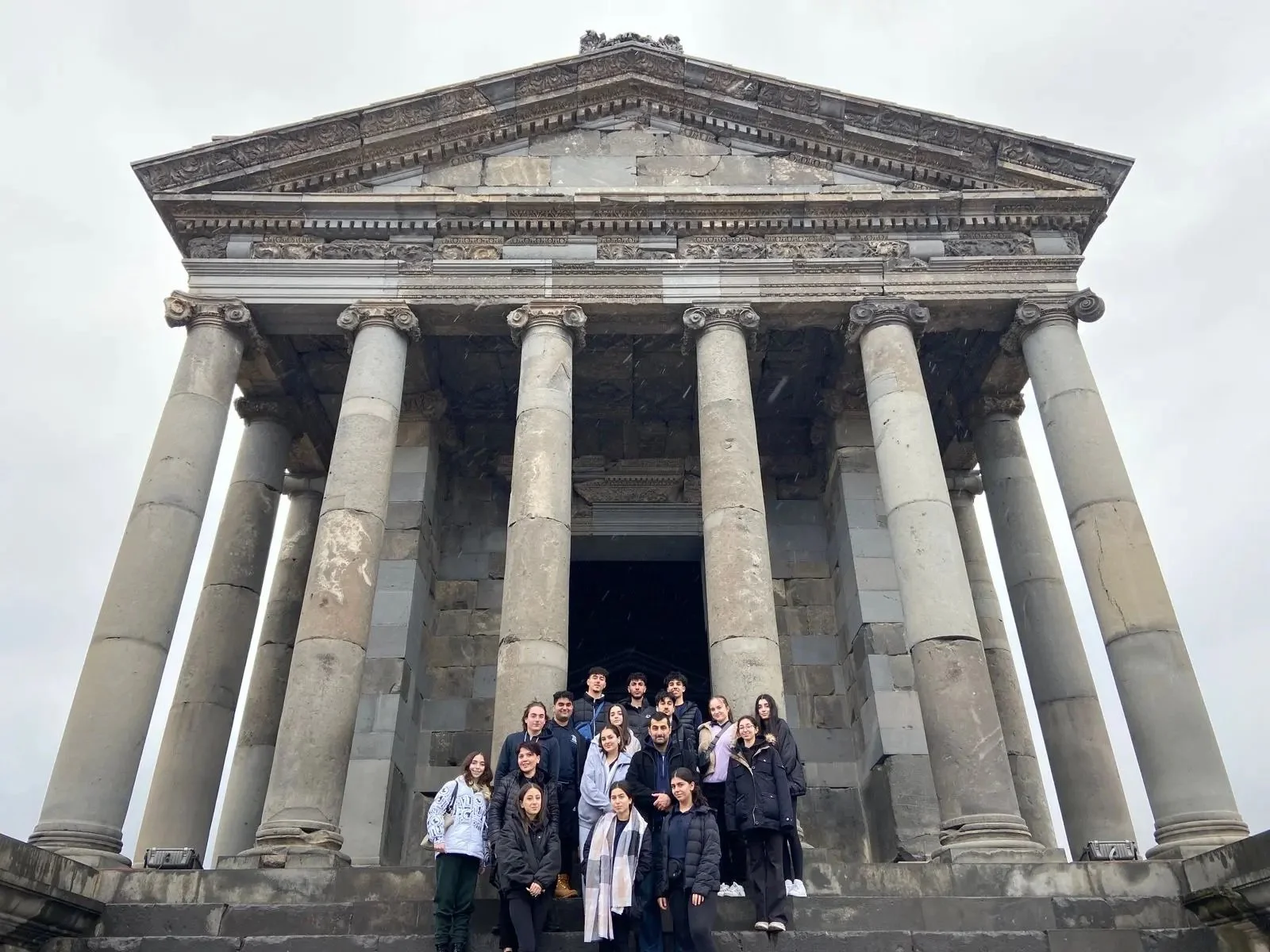   ՀՕՄ-ի Ամէնօրեայ վարժարանի աշակերները՝ ընդմիշտ կապուած հայրենի հողին (լուսանկարները տրամադրած է ՀՕՄ-ի Ամէնօրեայ վարժարանը)  