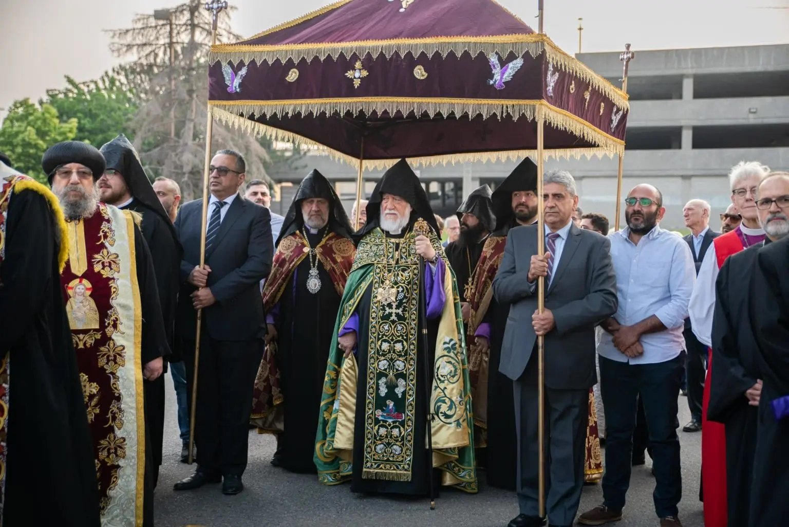   (լուսանկարները տրամադրած է Ազգային առաջնորդարանը)  