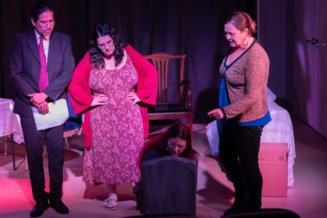  լուսանկարները տրամադրած է Brant Beacon թերթը