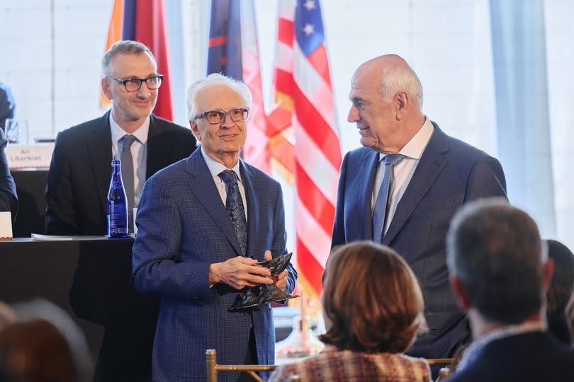 Toronto’s Berge Papazian honoured at AGBU General Assembly