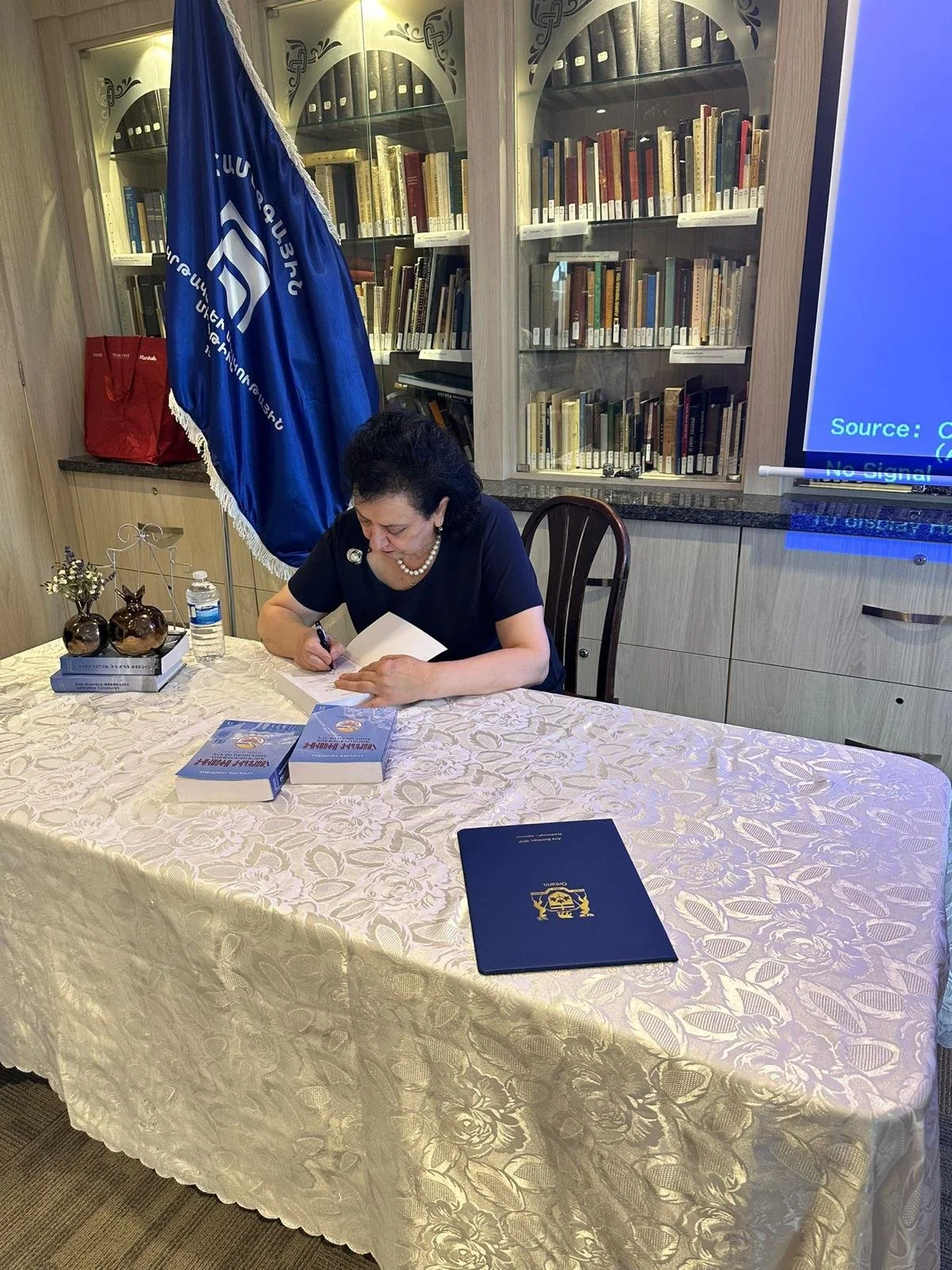 Հրանուշ Յակոբեանի նոր եռահատորին շնորհանդէսը տեղի ունեցաւ Թորոնթոյի մէջ