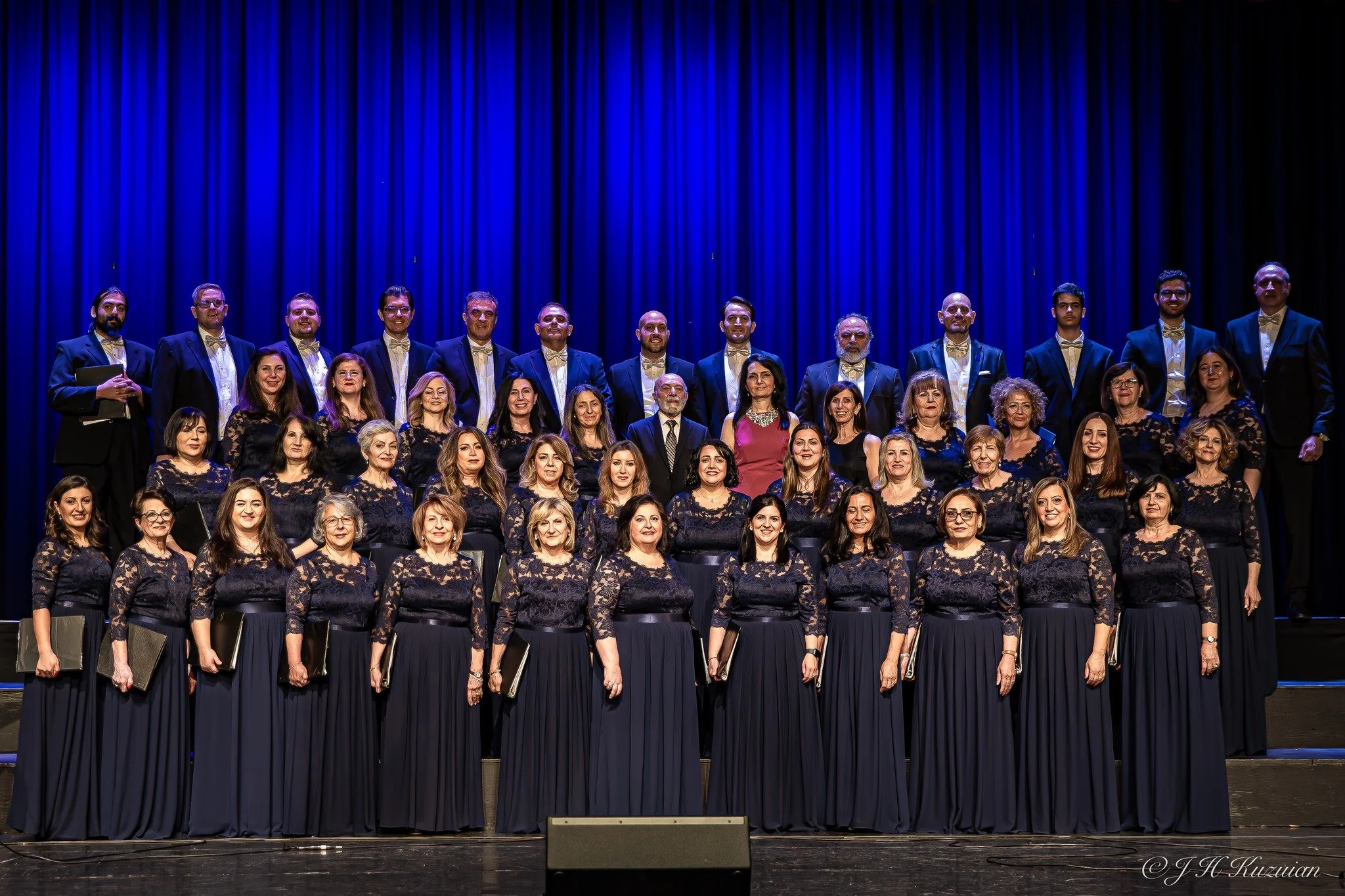 (լուսանկարները Յակոբ Գուզուեանի. տրամարուած են Համազգայինի «Գլաձոր» մսանաճիւղի վարչութեան կողմէ)