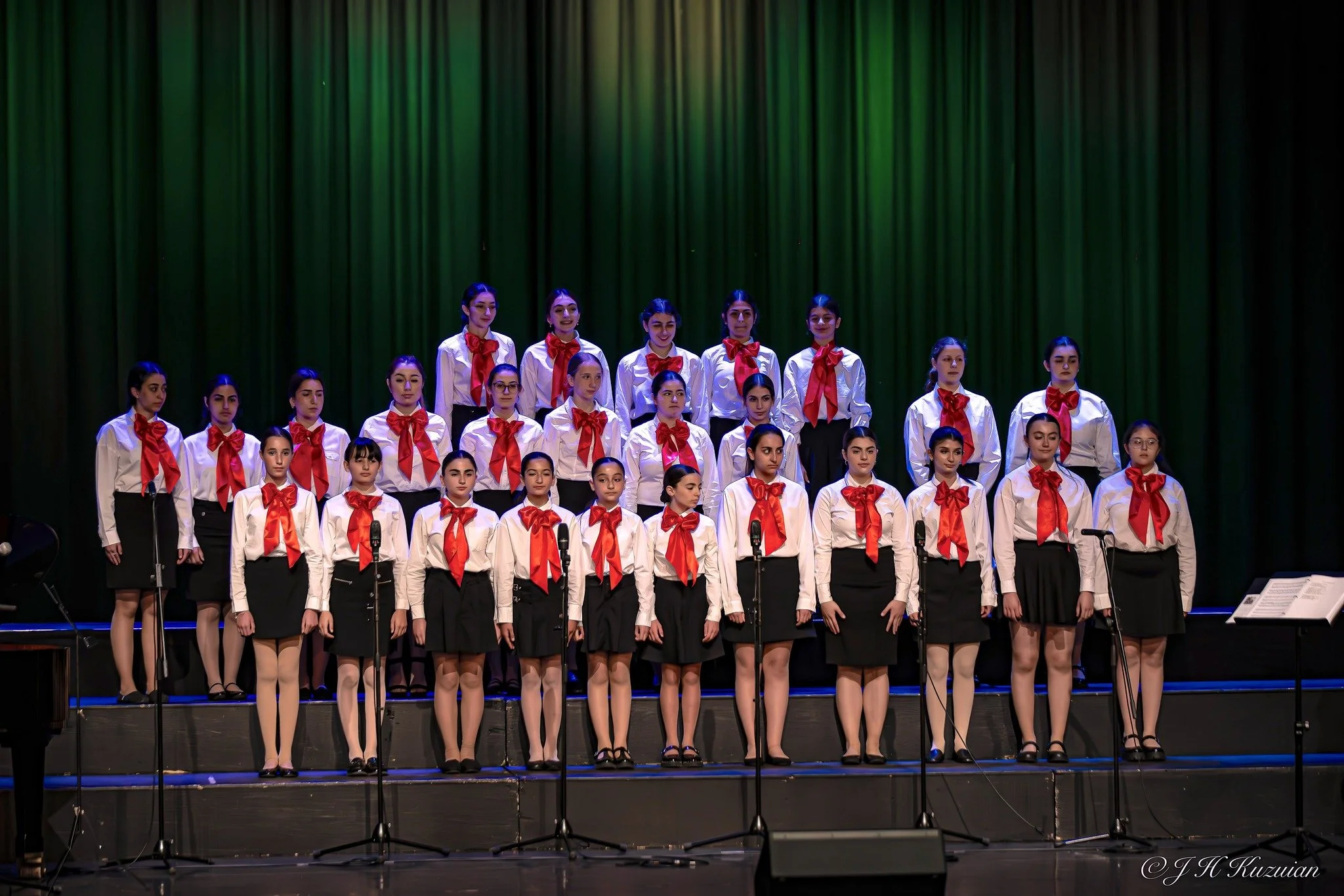 հայ աստղեր1.jpg