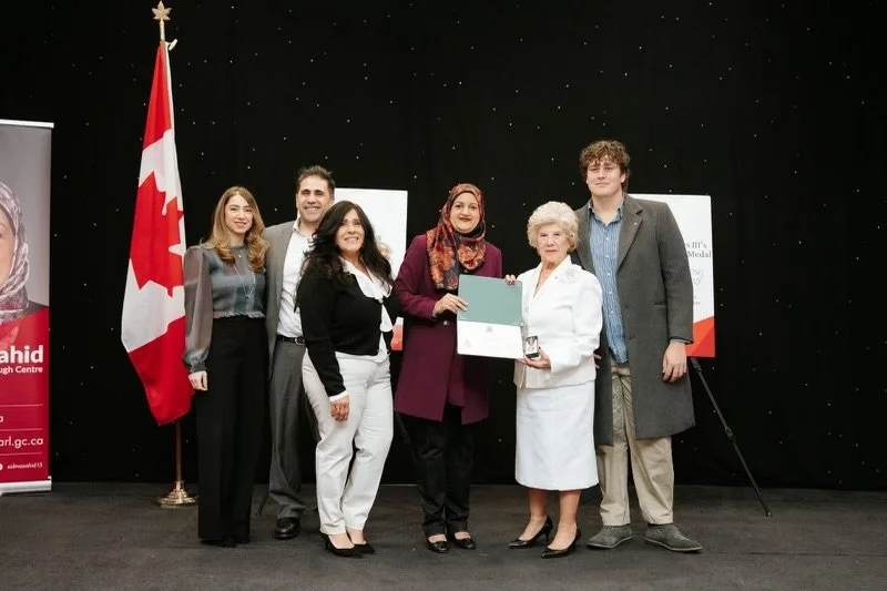 Մատլէն Սահակեան արժանացաւ Չարլզ Գ. թագաւորի «Թագադրութեան մետալ»-ին