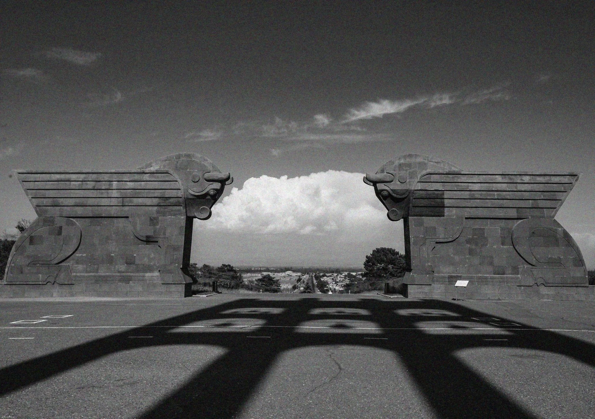 Մայիսի օր մը` պայծառ ու չքնաղ