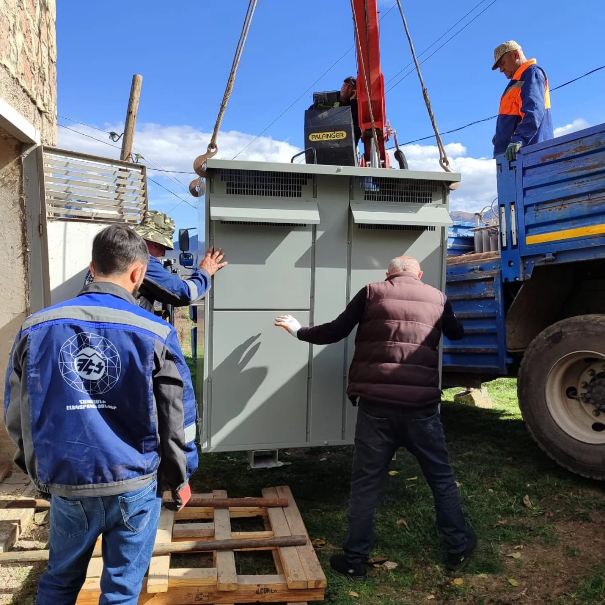 Թորոնթոհայ գործարարը ելեկտրական փոխակերպիչ կը նուիրէ Արցախցի ընտանիքներուն