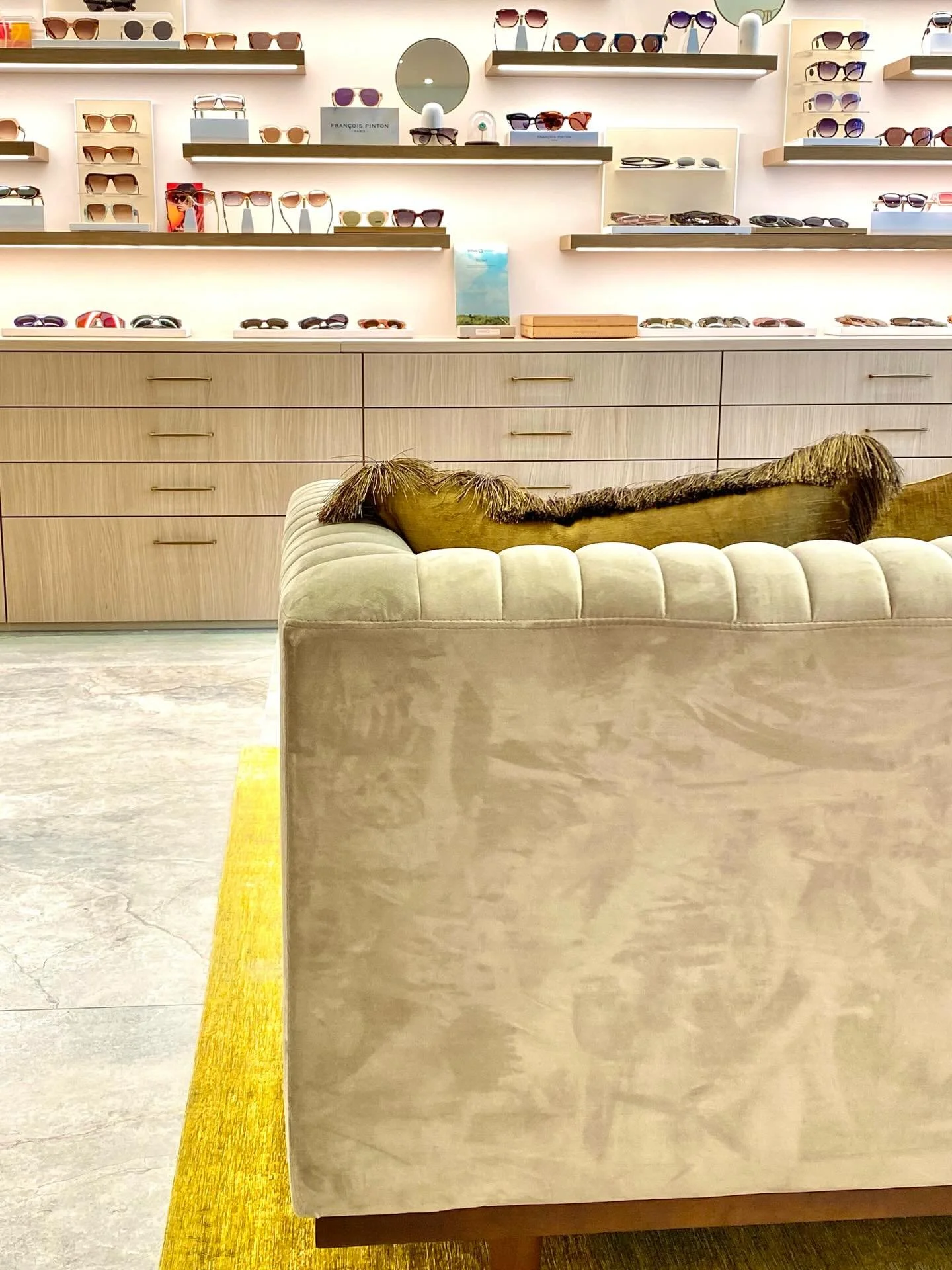 ✨ Op deze laatste dag van 2025 willen wij jullie langs deze weg oprecht bedanken voor het blijvende vertrouwen in ons 🙏

💛 2025 was niet enkel het jaar waarin wij 20 jaar bestonden, maar waarin we na jaren plannen eindelijk onze intrek in onze nieu