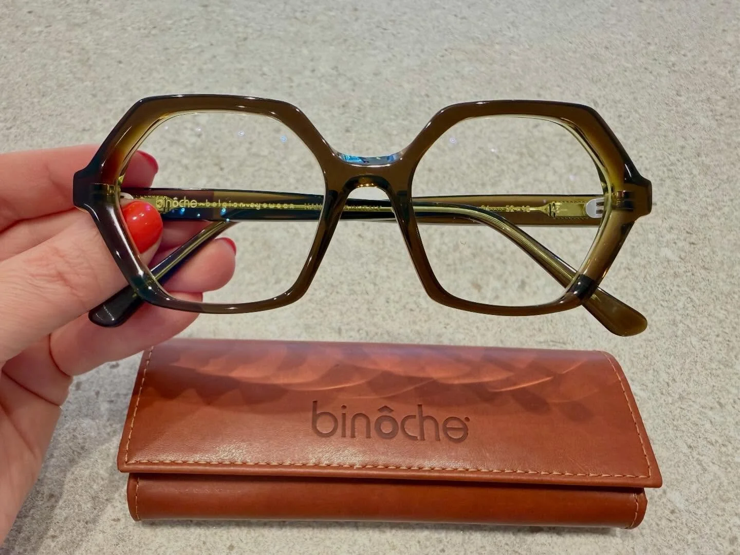 💚 Afgehaald van Bin&ocirc;che 👓 

🇧🇪 Belgisch merk
✍️ Ontworpen in Antwerpen 
👓 Handgemaakt in Itali&euml; 

#optician #eyewear #belgianbrand #binoche