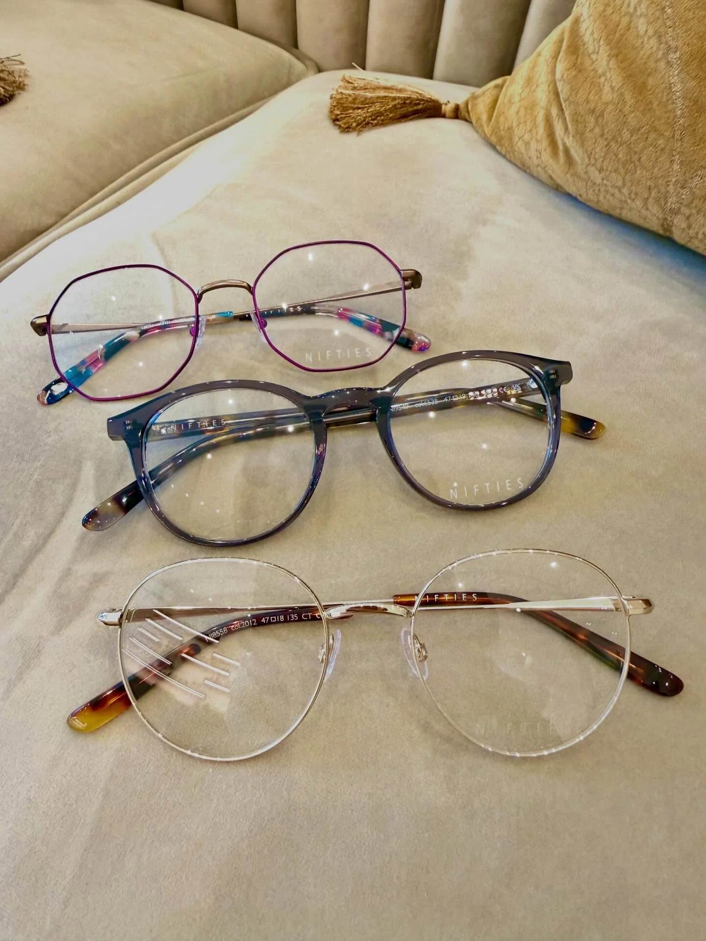 📦🆕 Net geleverd, monturen in kleinere maatjes 👓
👉 Ideaal voor smallere gezichten of voor jeugd 
🏷️ Vanaf &euro;176

#opticien #eyewear #optician #frame