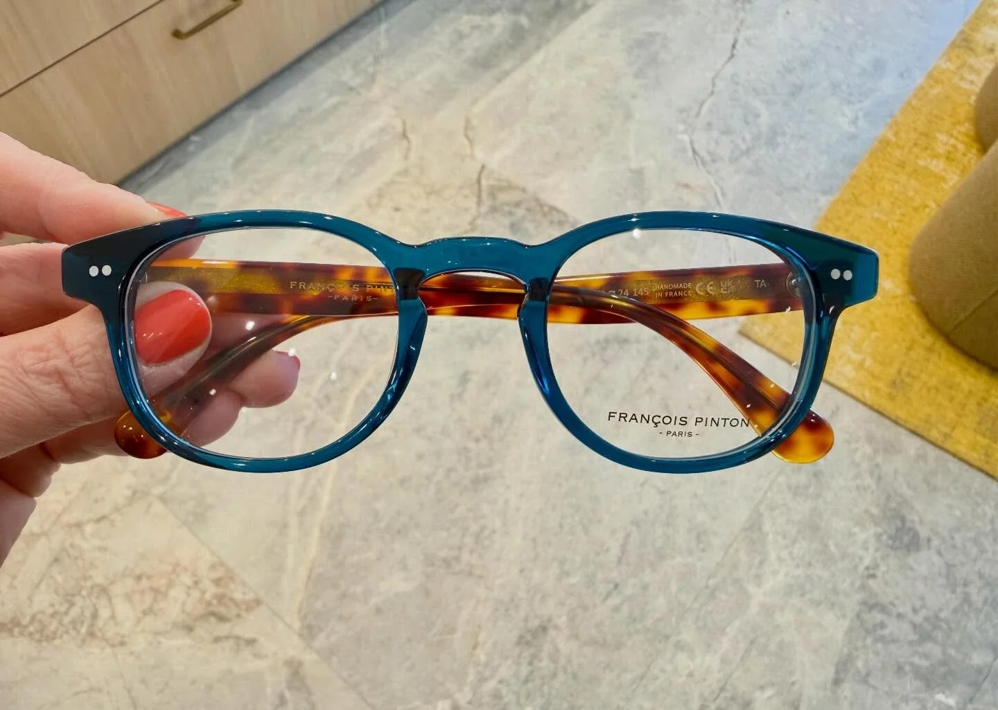 📦🆕 Net geleverd, de nieuwigheden van Fran&ccedil;ois Pinton 👓🇫🇷

#lunettes #lunetier #francoispinton #eyewear #madeinfrance