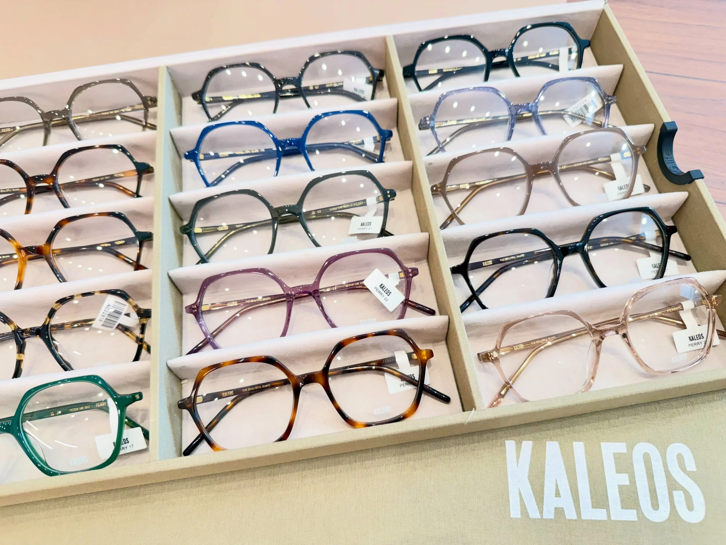 🆕 Alle nieuwigheden van het Spaanse merk Kaleos zijn geleverd 👓
Waaronder dit model Perry in verschillende kleuren 🎨

#optiekhuys #eyewear #kaleos #opticien