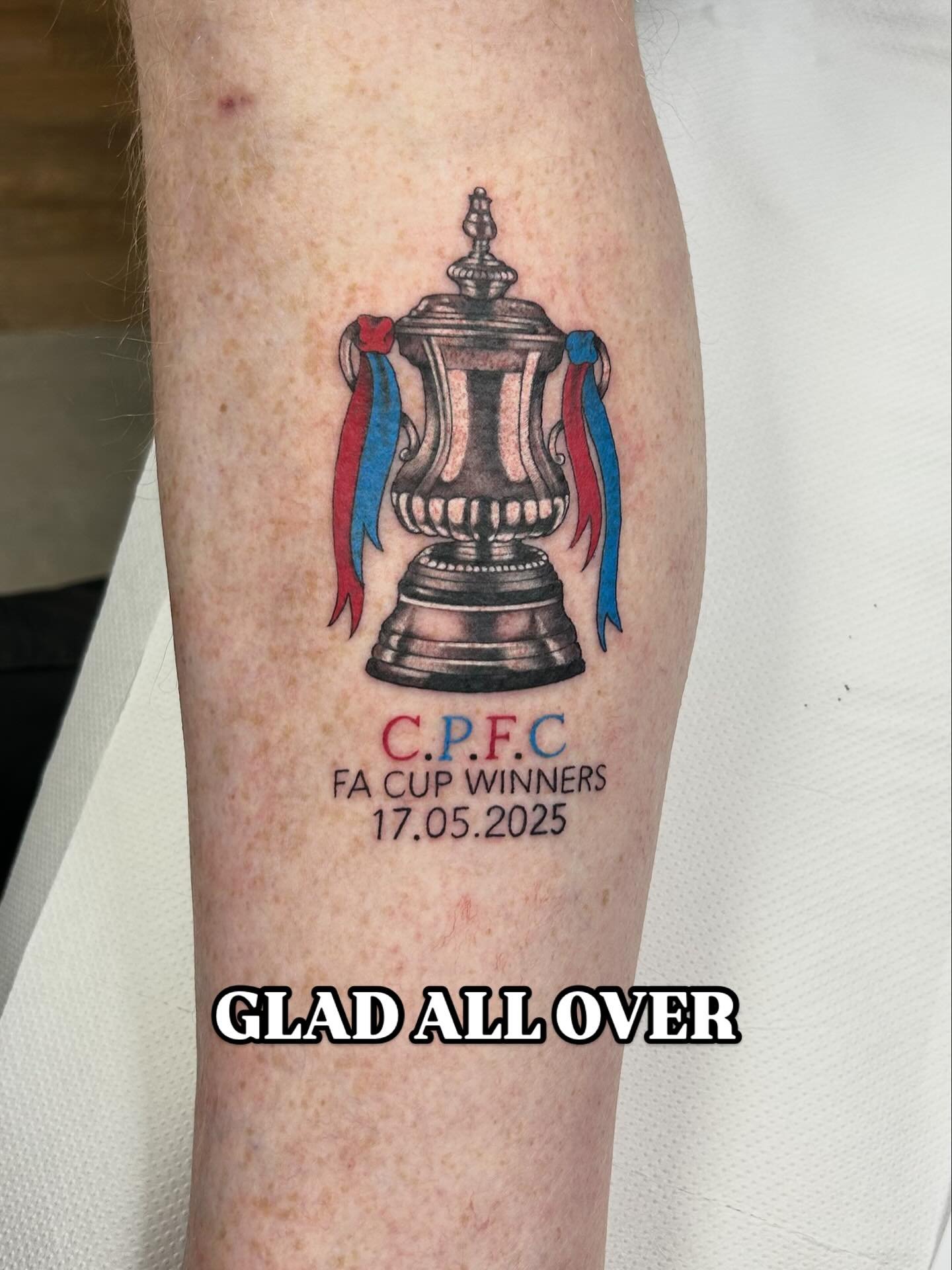 Little FA Cup for @derek.collison today. He&rsquo;s glad all over! Cheers Del 👊🏻 @pablo_tattooist 

Who&rsquo;s next for a @cpfc banger? 

@holmesdale.fanatics @cpfc @cpfc_supporters #cpfc #cpfcfamily #cpfc❤️💙 #tattoo #palacetattoo #crystalpalace 
