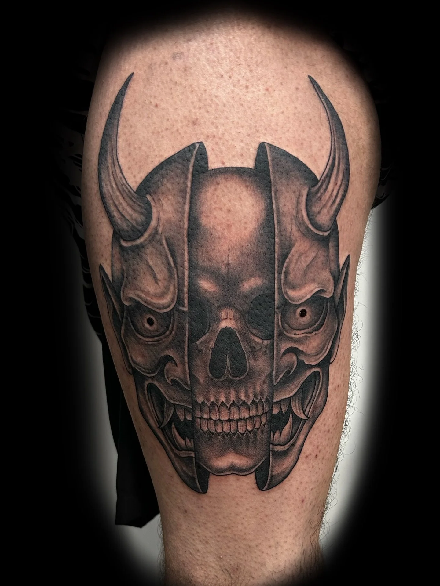 Yoshimitsu tattoo today for @johnbarrett05 

Really enjoyed doing this piece. Combines my love for oriental designs and black and grey style and I&rsquo;m super happy with the outcome. Thanks John 👊🏻

If you&rsquo;d like to get tattooed get in touc