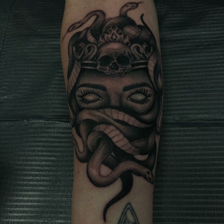 🐍🗡️ DM TO BOOK #tattoo #tattooartist #tattooart #philly #philadelphia #pa #medusa #medusatattoo #snakes #ladyhead #blackandgreytattoo #blackandgray #dynamicink #dynamic #dynamicblack #enjoy #explorepage #armtattoo #орск #москва #россия #украина #та