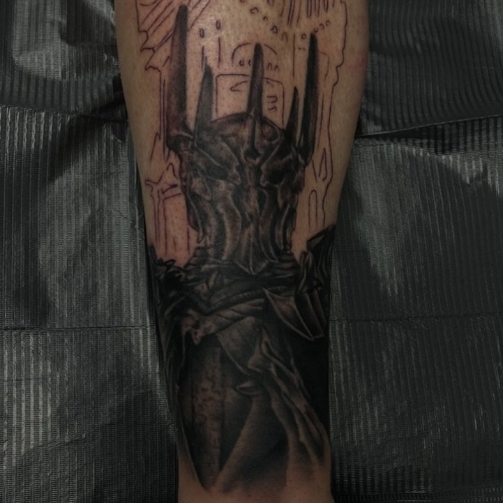 👻🗡️ DM TO BOOK #tattoo #tattooartist #lotr #lordoftherings #tattooart #sauron #tower #lotrtattoo #enjoy #philly #philadelphia #pa #legtattoo #орск #москва #россия #украина #татумастер #goodstart #legsleeve #blackandgreytattoo #blackandgrey #dynamic