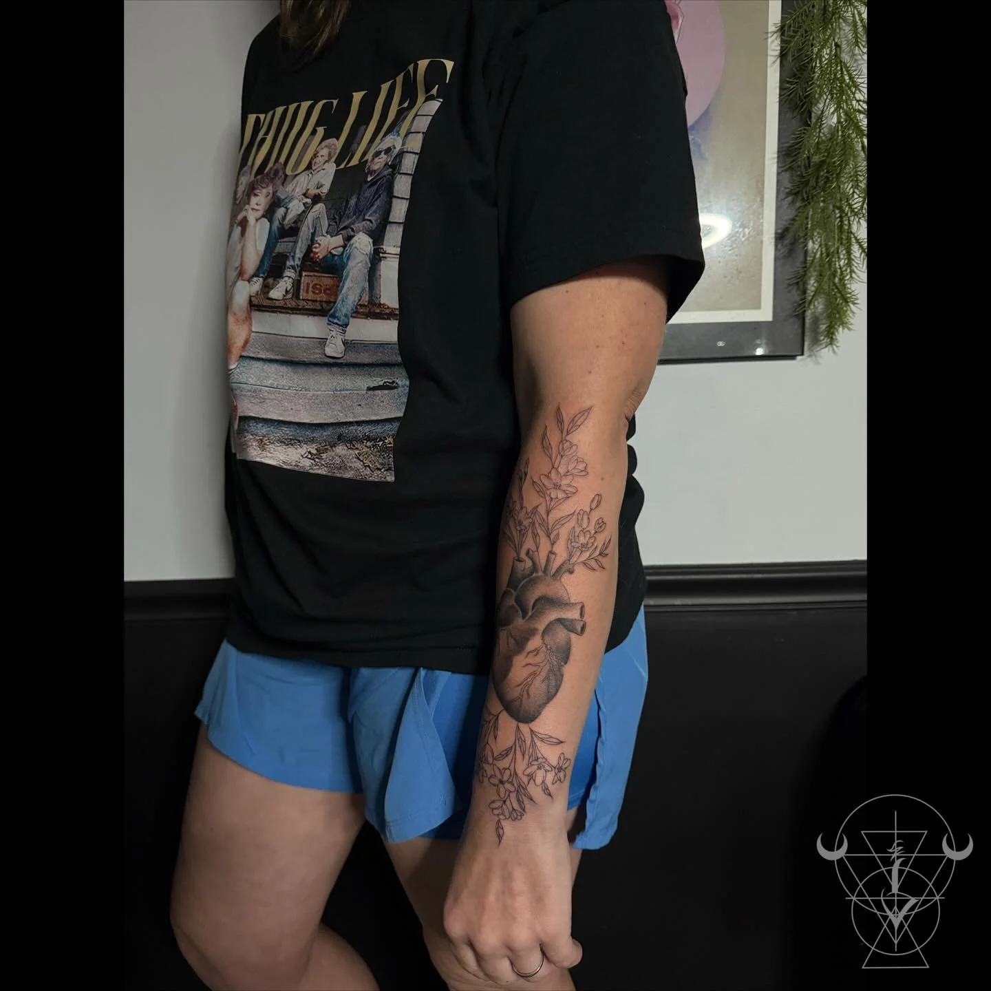 Love love love this 🖤 thanks so much Erin! 

#tattoo #tattoos #ink #heart #flowers #blackandgrey #philadelphia #sellersville