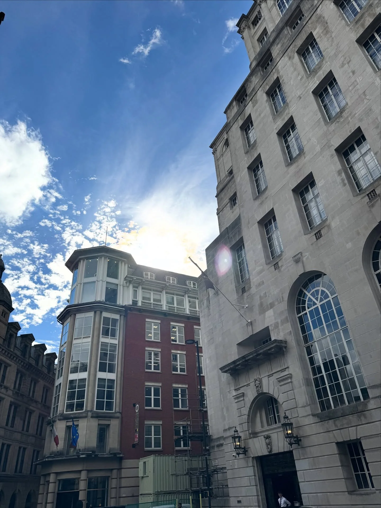 Welcome to a new week, Manchester 🏙️💡