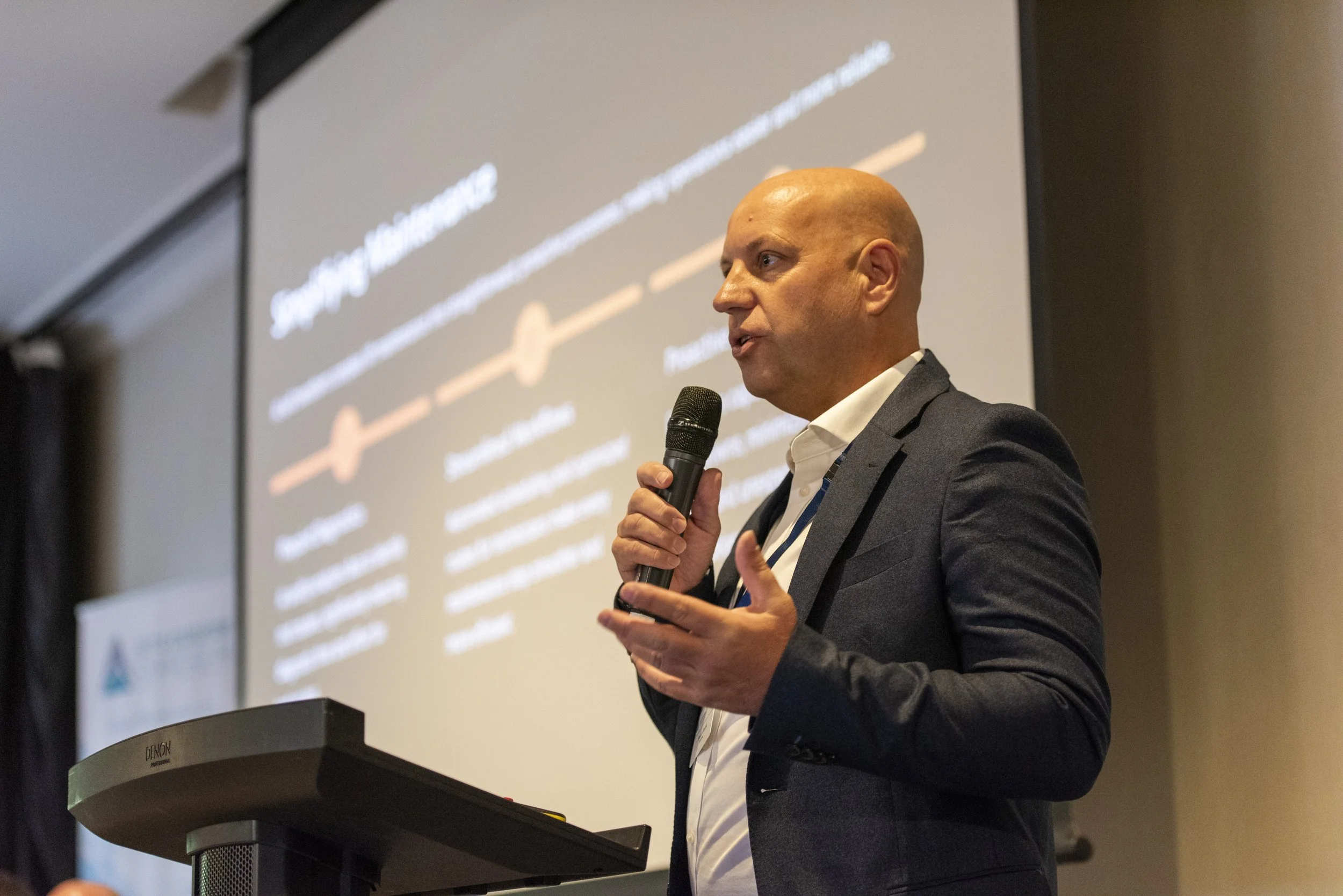 AH9_5593High res.jpg