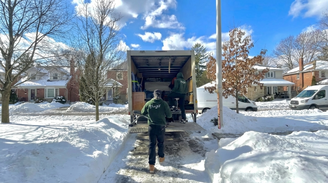 Guide to Moving In The Winter: 10 Tips to Move Safely in The Cold.