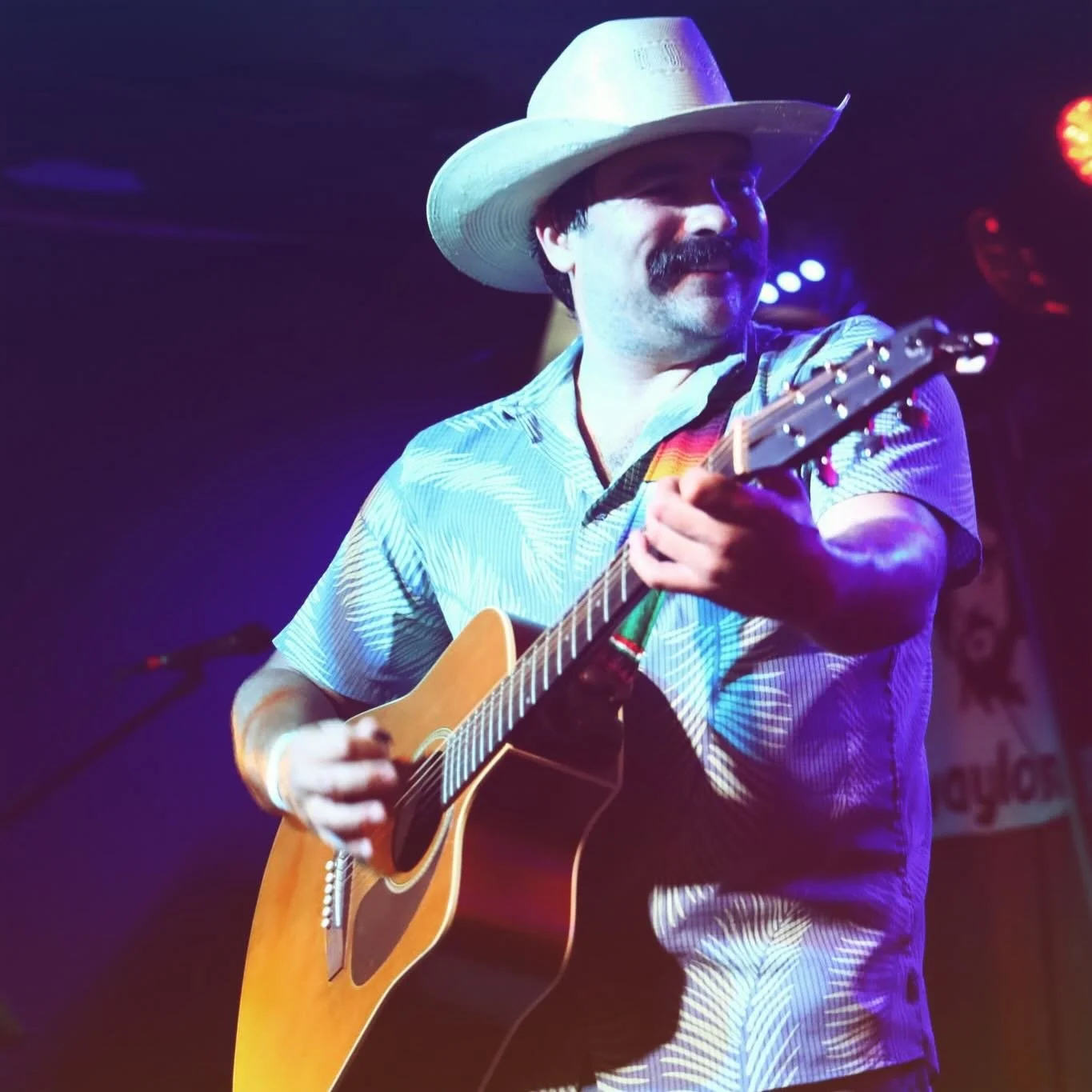 Always an awesome time at @rhinestone_saloon. What a killer show with @howardcountytx! Just now getting around to going through pictures and videos from that night. Loved every minute. 📸 @chuck_helps