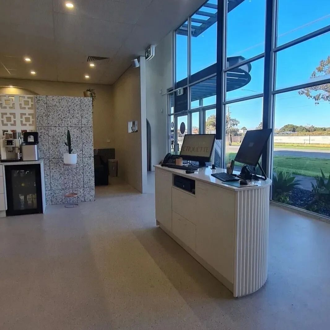 ⭐️ SALON RECEPTIONIST ⭐️
Hair Etiquette Salon in Chelsea Heights is looking for a part time receptionist.
💥 Love the industry but maybe don't want to be on the salon floor anymore?
💥 Need to work around school hours? 
Well we have the ideal positio