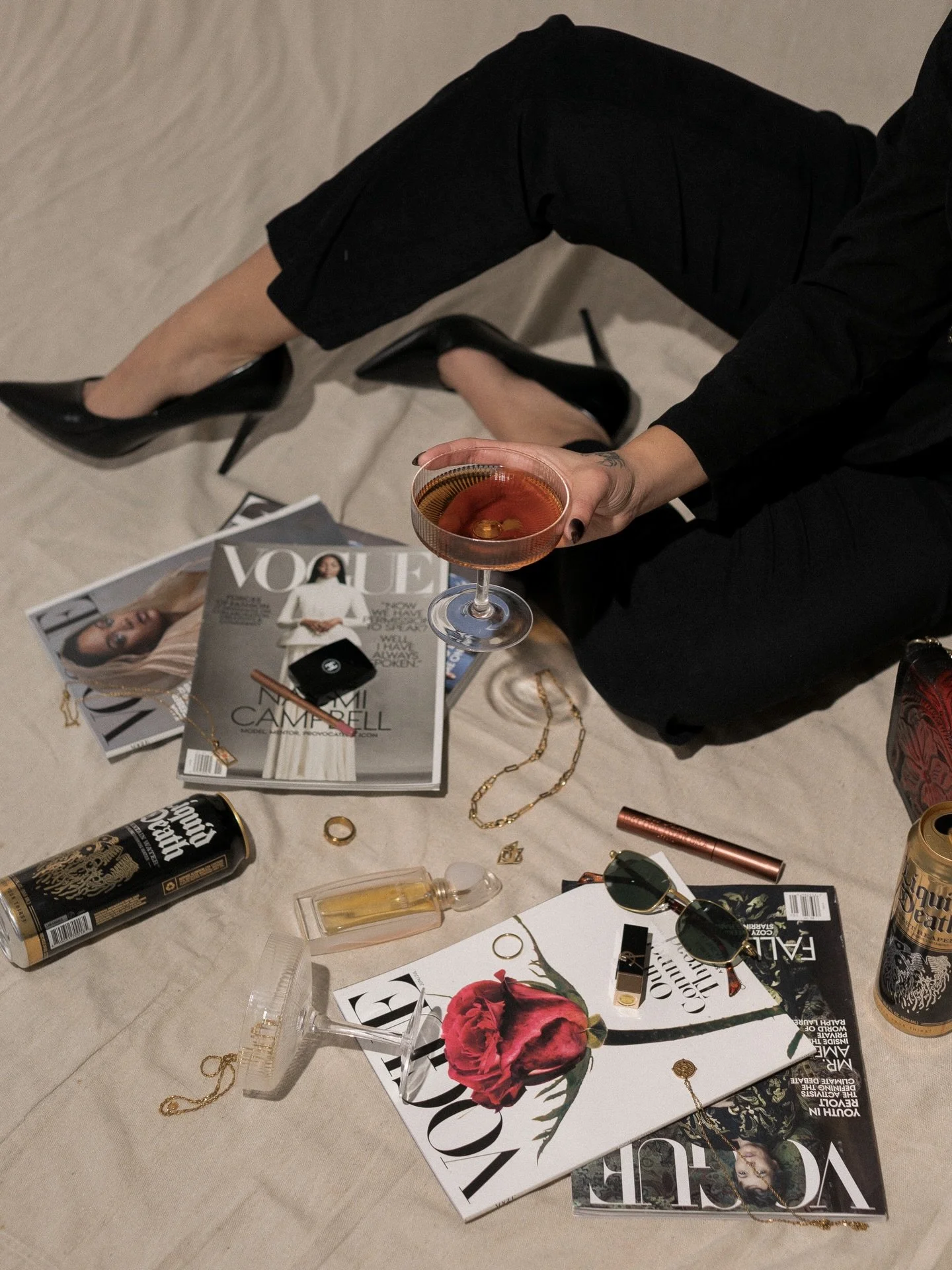 Had so much fun with this studio setup + this absolute BABE ❤️

#milwaukeephotographer #portraitphotography #studioportraiture #portraitphotographer #directflash