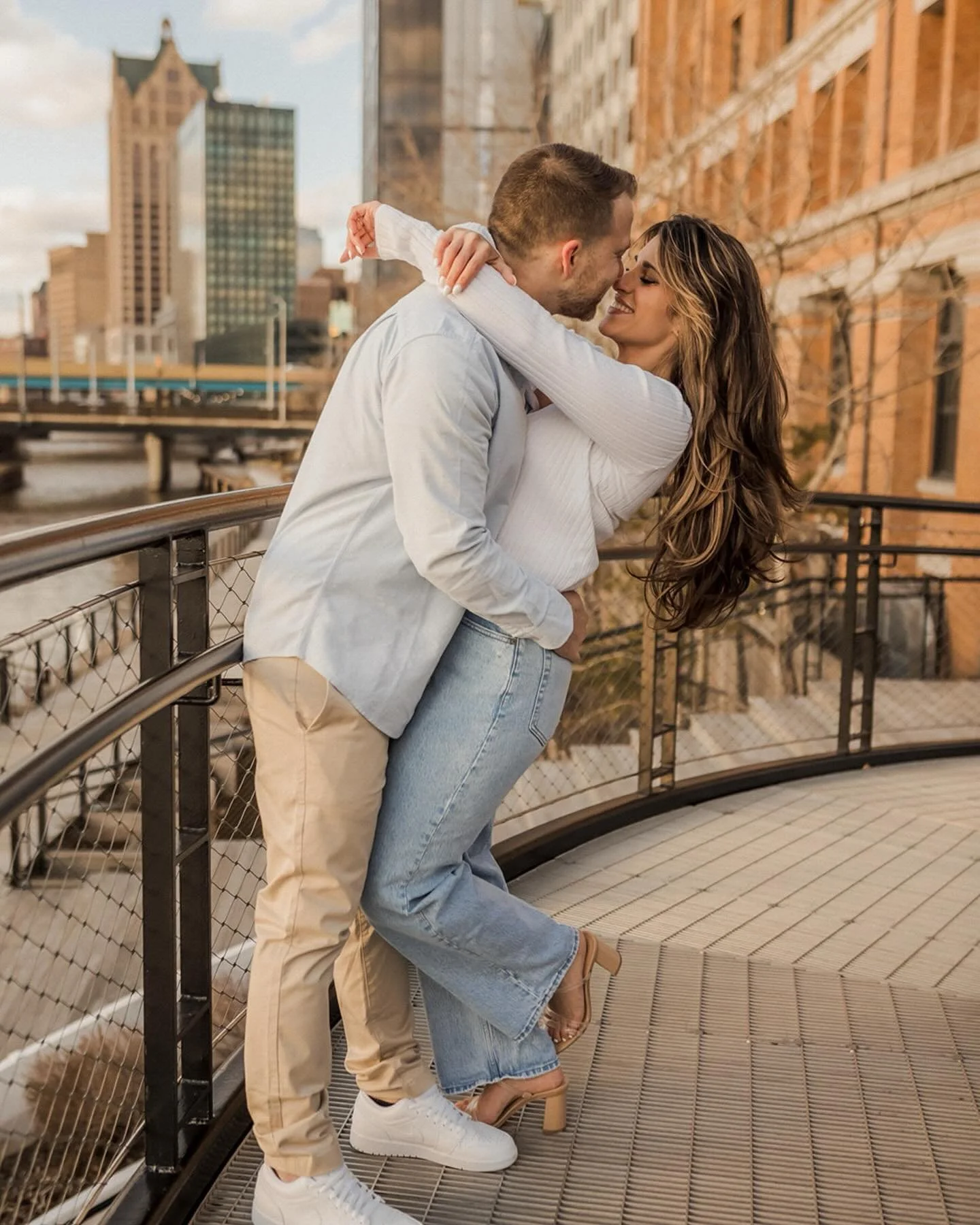 I know I&rsquo;m not unique at all when I say this but I&rsquo;m soooo excited the weather is warming up and I can&rsquo;t wait to be outside with my clients 👏🏽🙌🏽 DM me to plan your session!

#milwaukeephotographer #milwaukeephotography #portrait