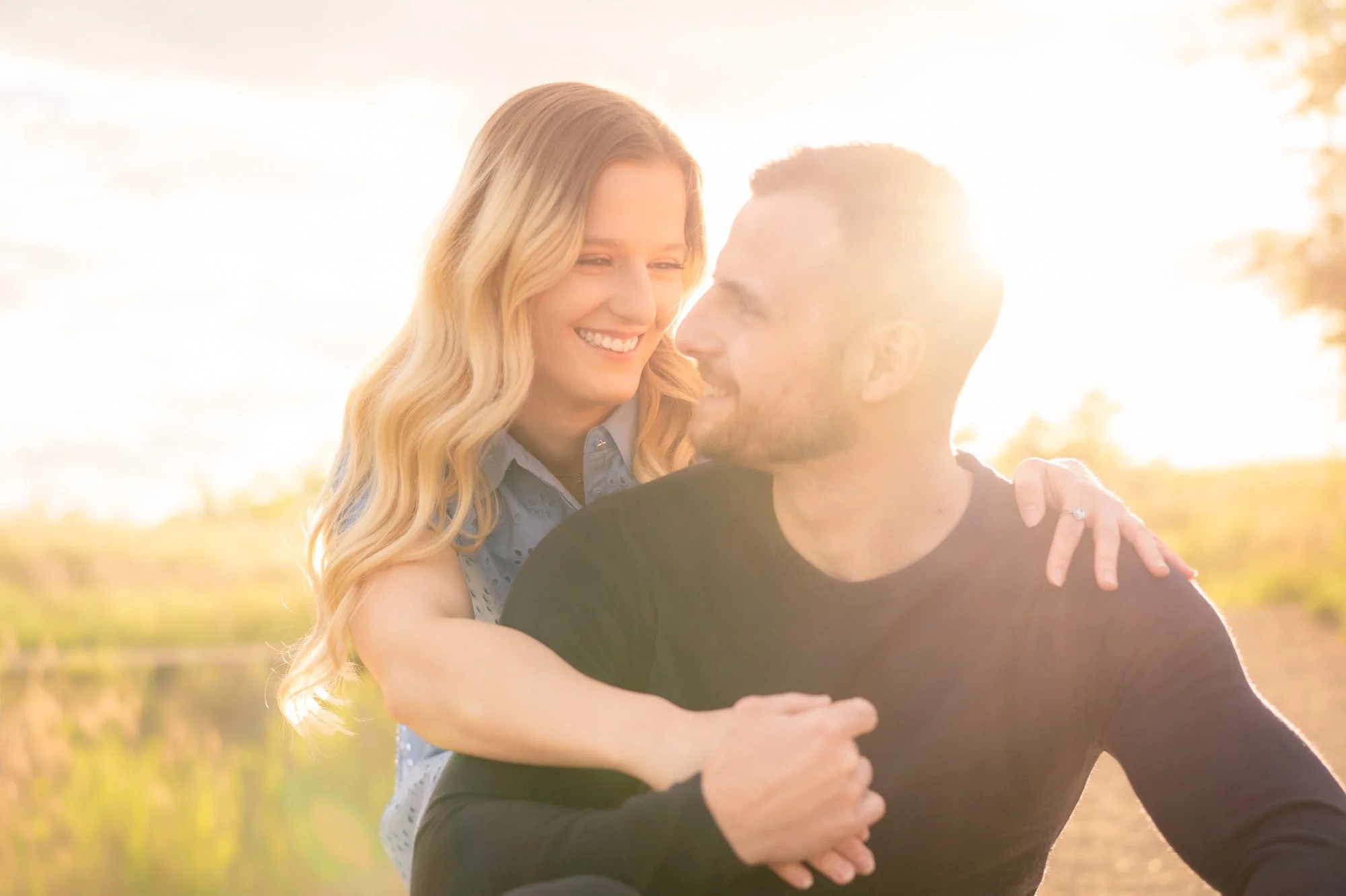 Vzpomínky, ke kterým se budete rádi vracet.
Svatební, rodinné a párové focení v přátelské atmosféře.
Bez křečí, bez póz, s opravdovými emocemi.