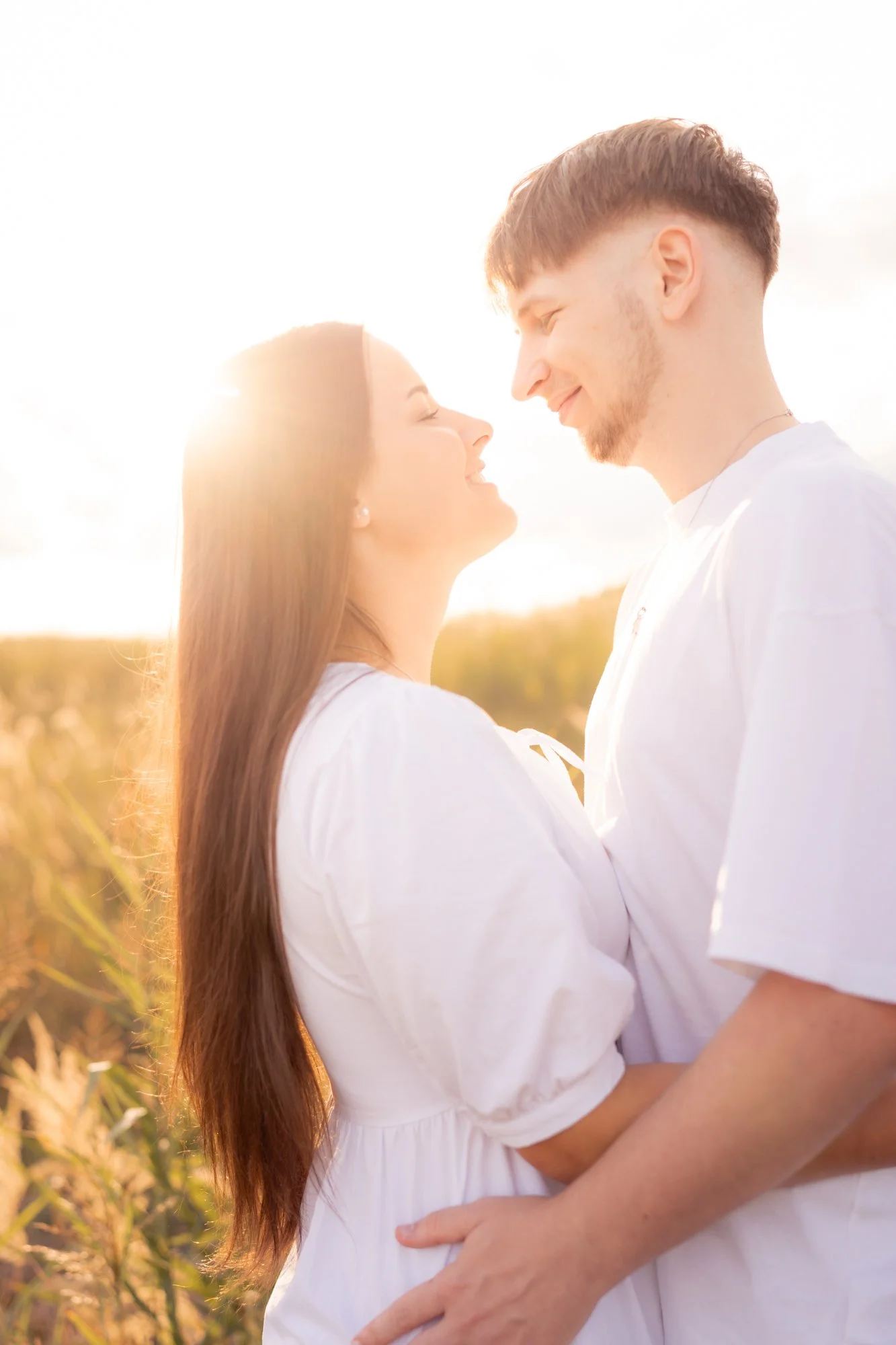 Vzpomínky, ke kterým se budete rádi vracet.
Svatební, rodinné a párové focení v přátelské atmosféře.
Bez křečí, bez póz, s opravdovými emocemi.