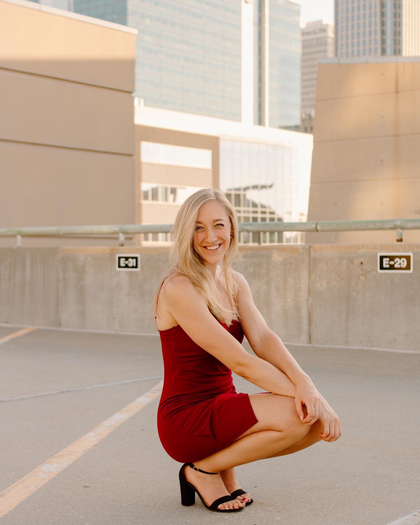 Saturdays are for dressing up and taking pictures on a rooftop ☀️ 

#seniorpictures #omahaseniorphotographer #omahacouplesphotographer #couplesphotography #seniorpictures #seniorsunday