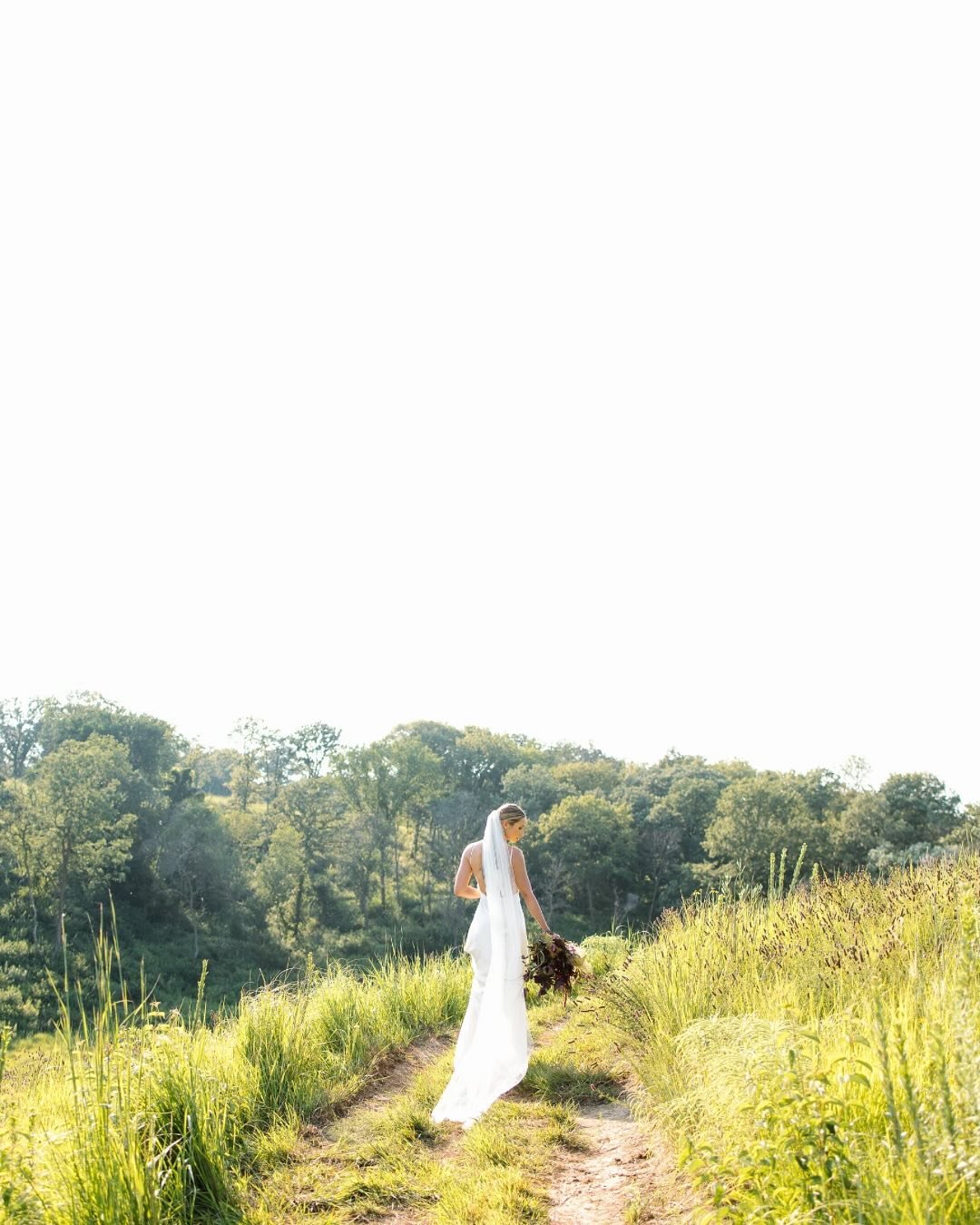 Now booking 2026 weddings 💛

&bull;

&bull;

&bull;

#omahaweddingphotographer | #destinationweddingphotographer | #Truetolifephotographer | #Intimateweddingphotographer | #Elopementphotographer | #Nebraskaphotographer | #Coloradophotographer | #Col