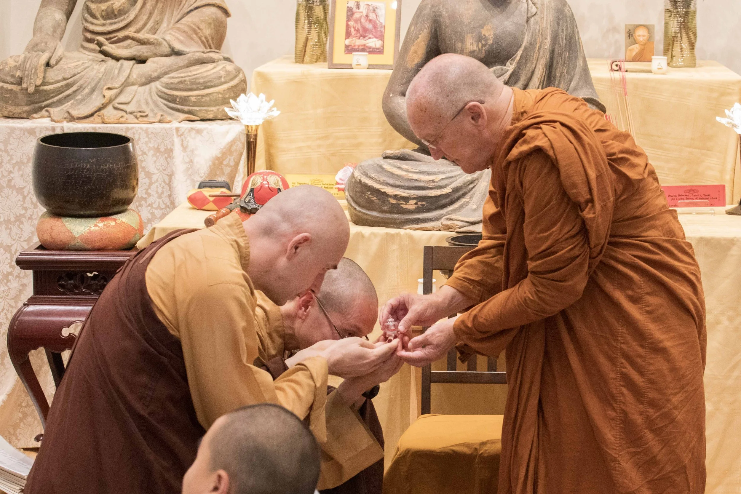 Welcoming Ajahn Chah’s Relics