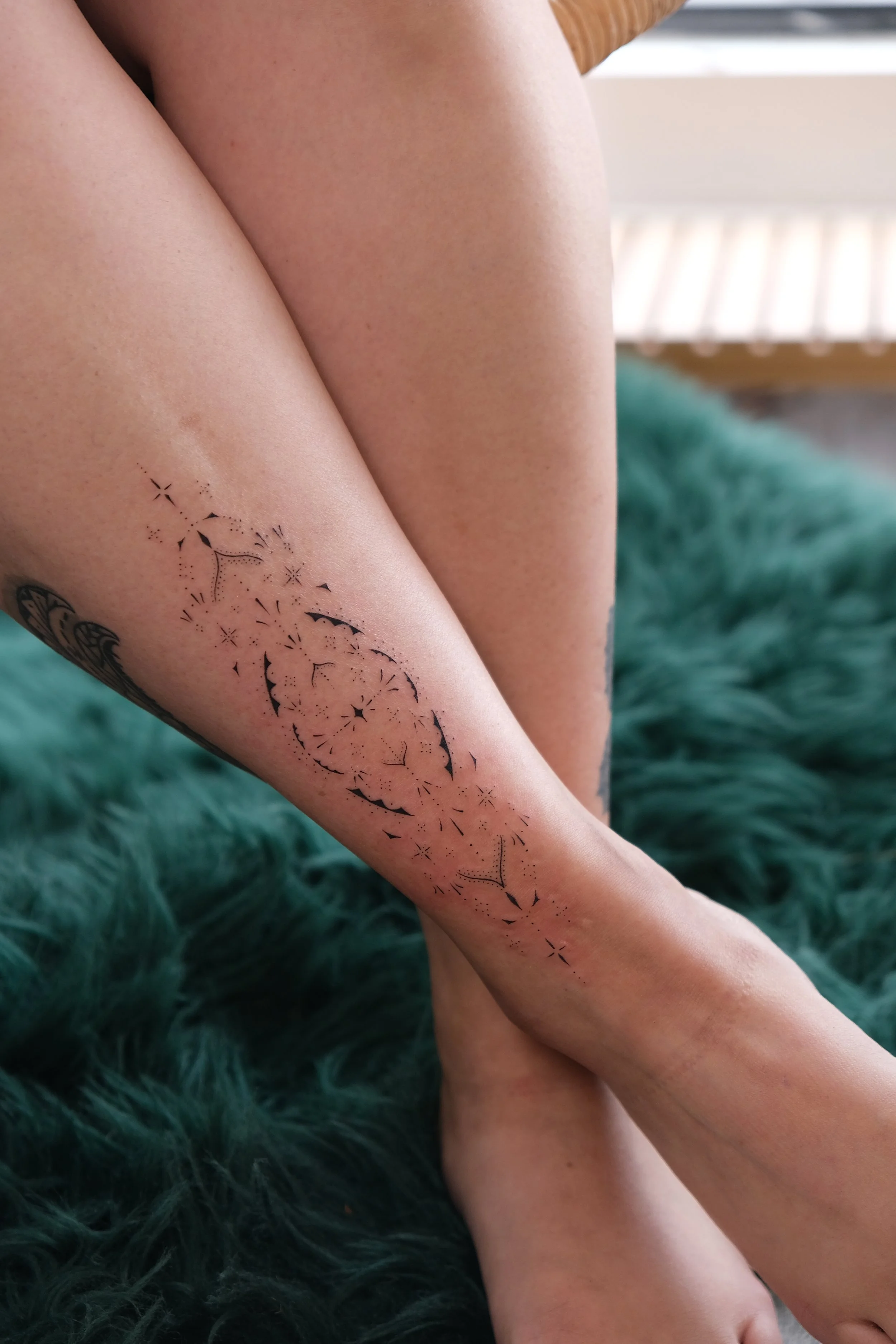 shin ornament 