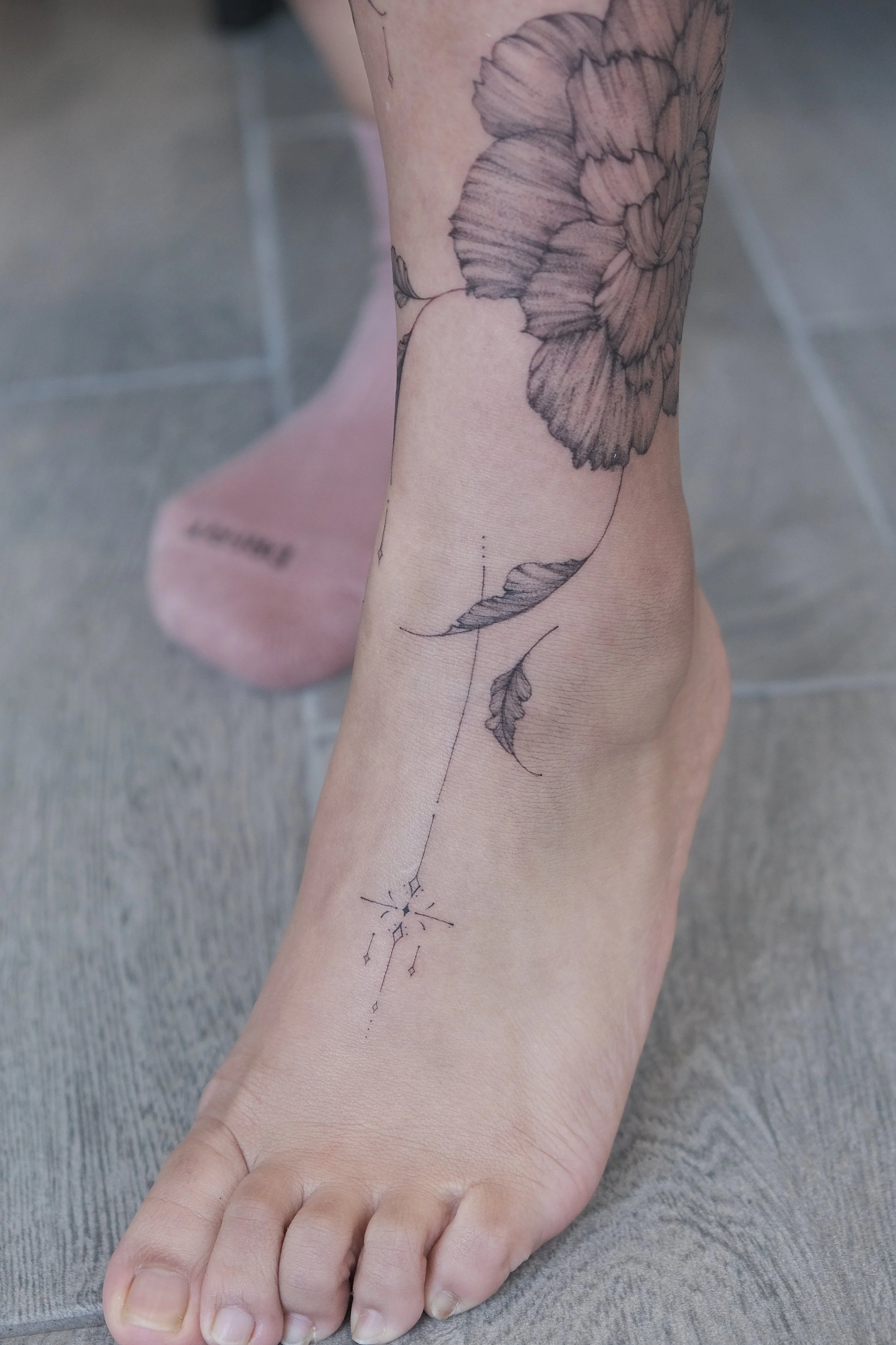 foot ornament peony 