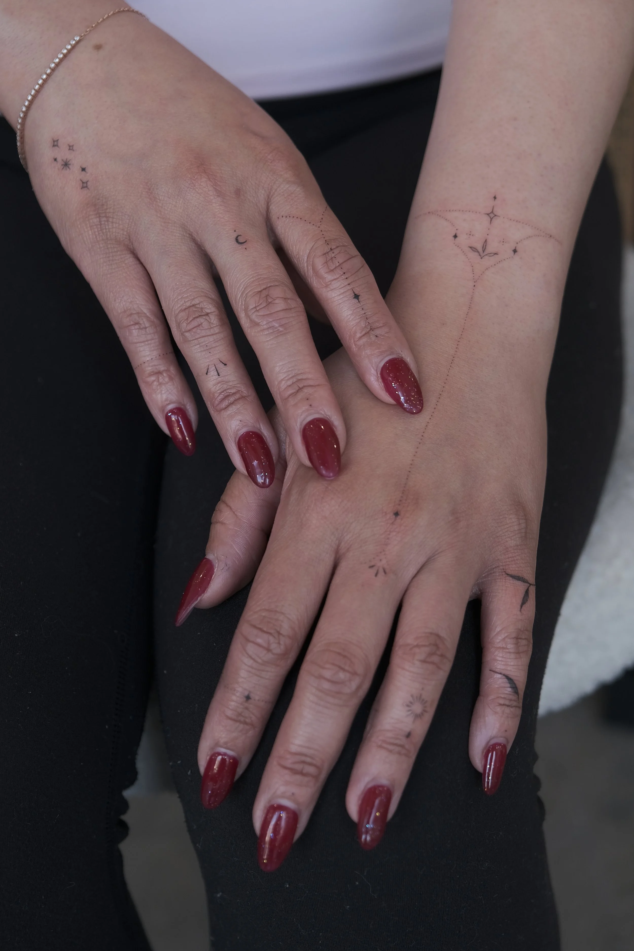 hand ornaments tiny tattoo 